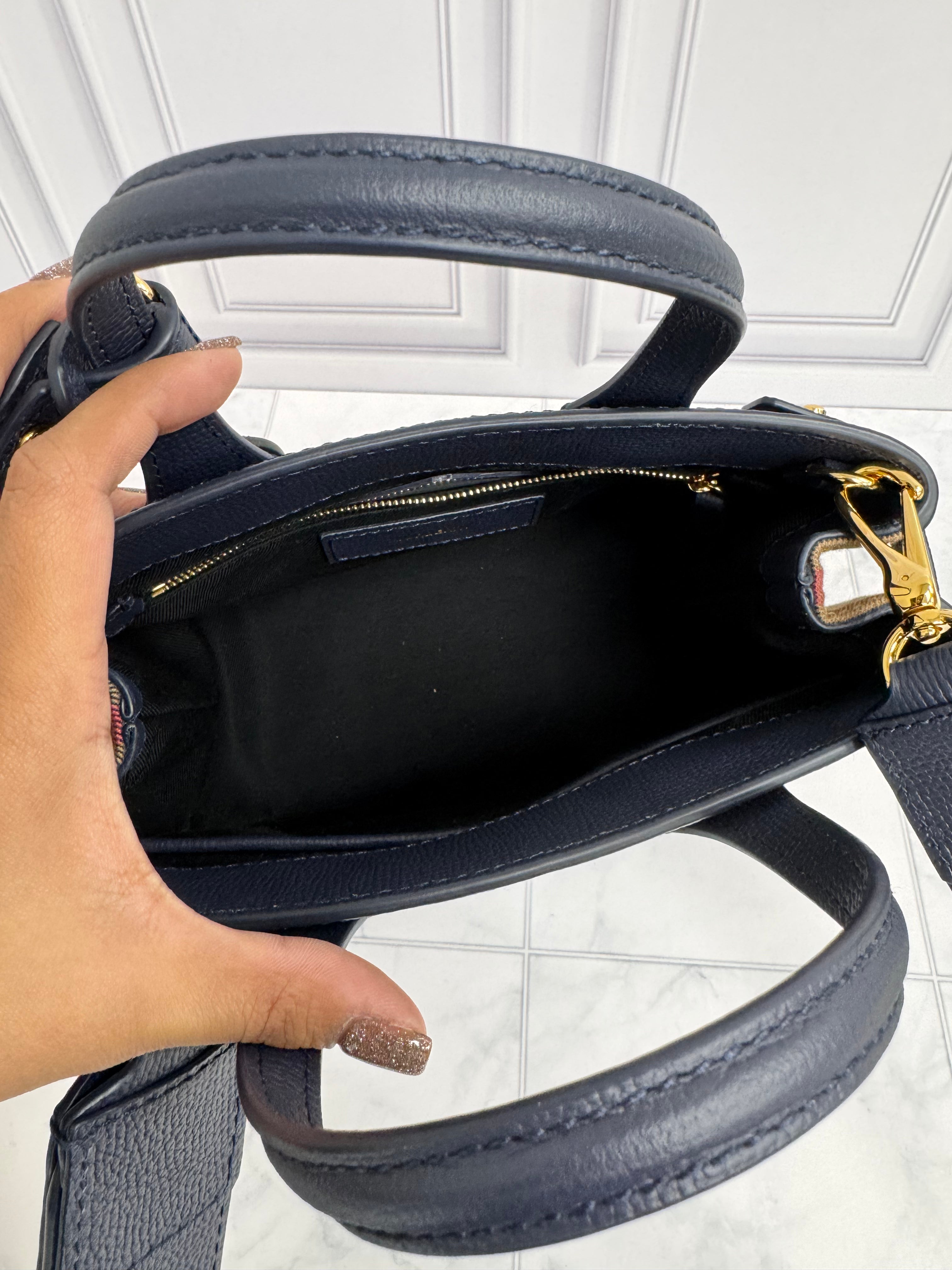 *DONS DROP* LIKE NEW- Burberry Blue Grainy Leather House Check Small Banner Tote