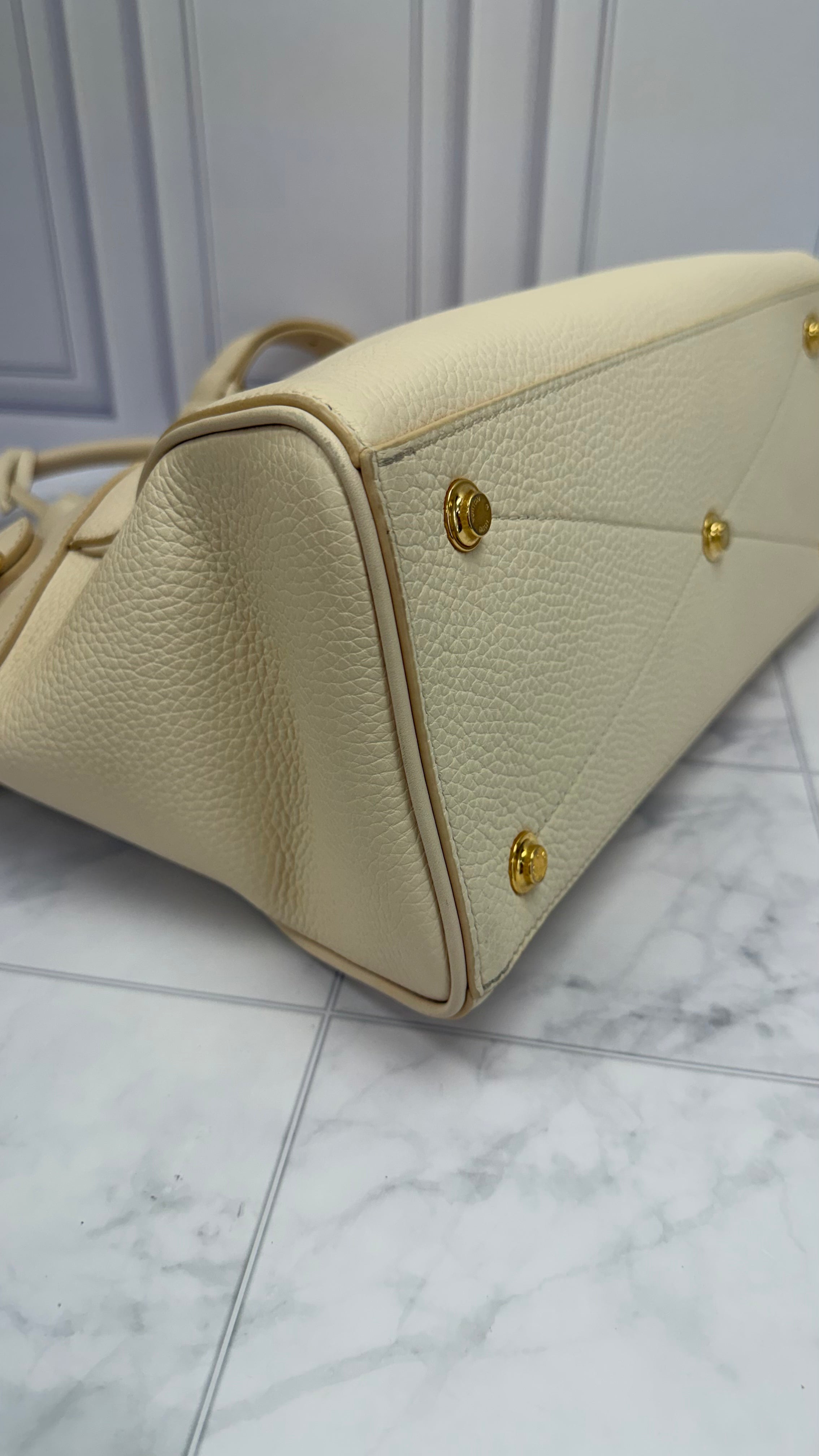 *DONS DROP* Louis Vuitton Cream Taurillon Leather Vendome MM Handbag