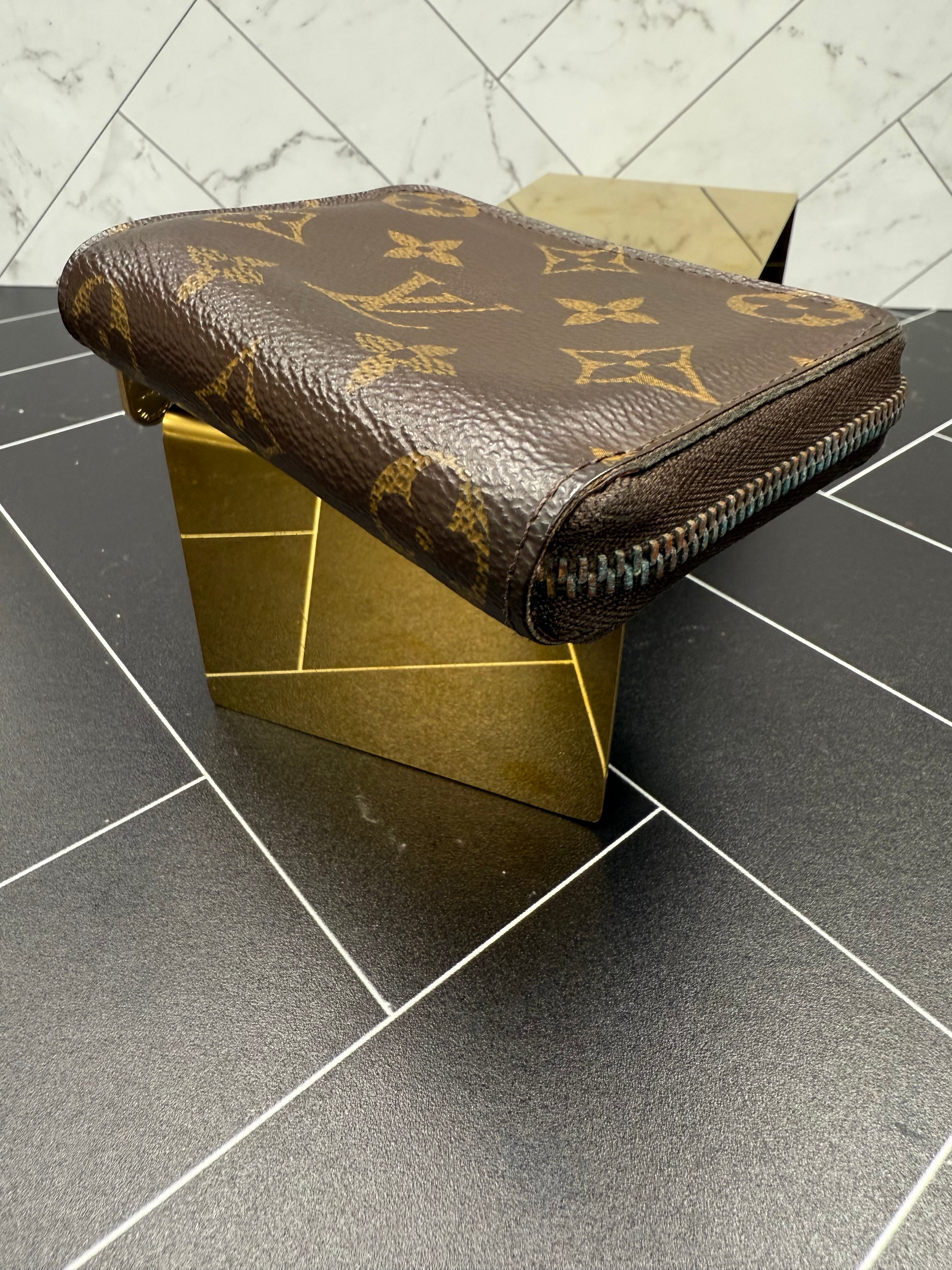 Louis Vuitton Monogram Zippy Coin Case