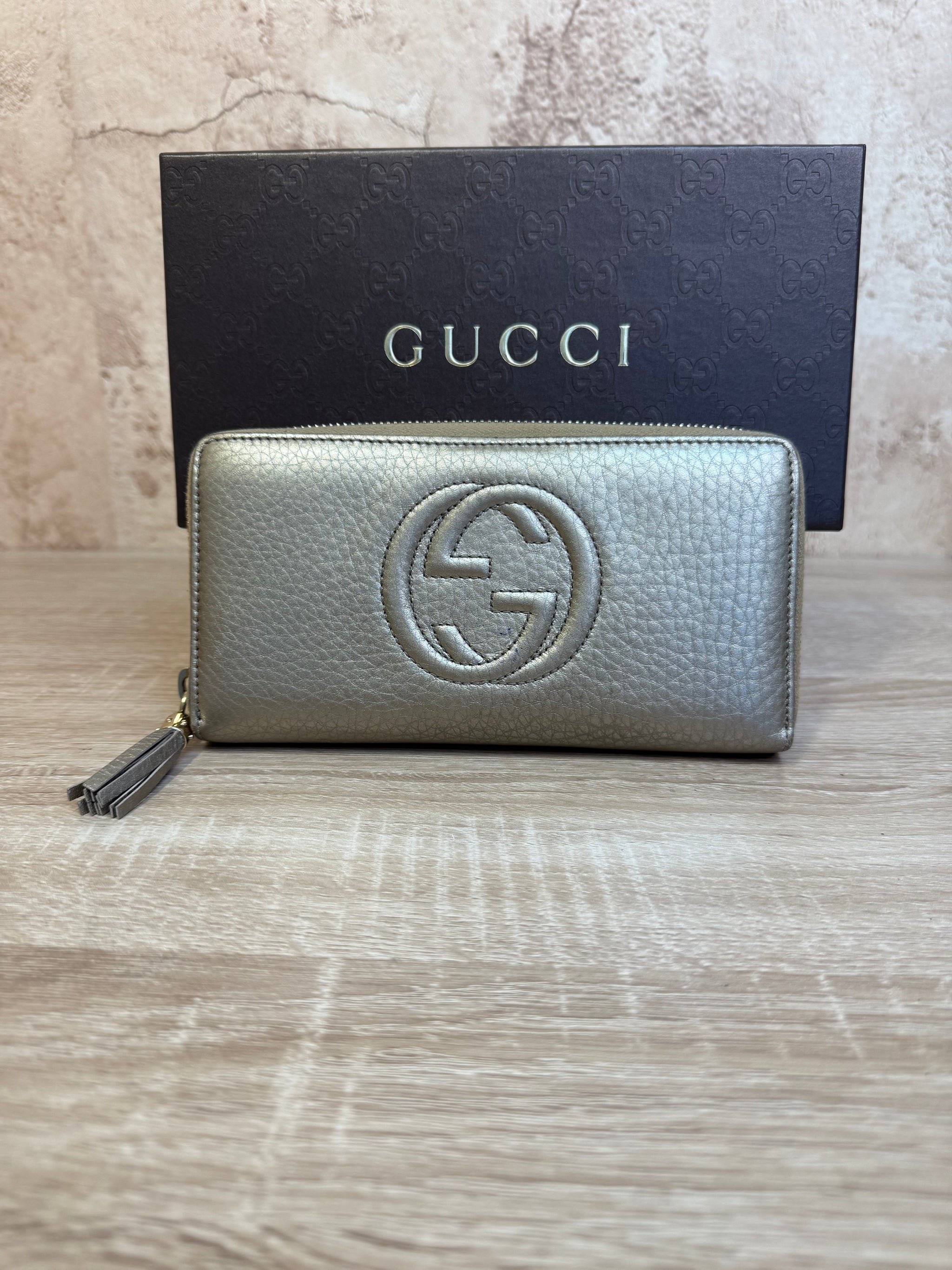 Gucci Metallic Chanpage Leather Soho Zippy Wallet