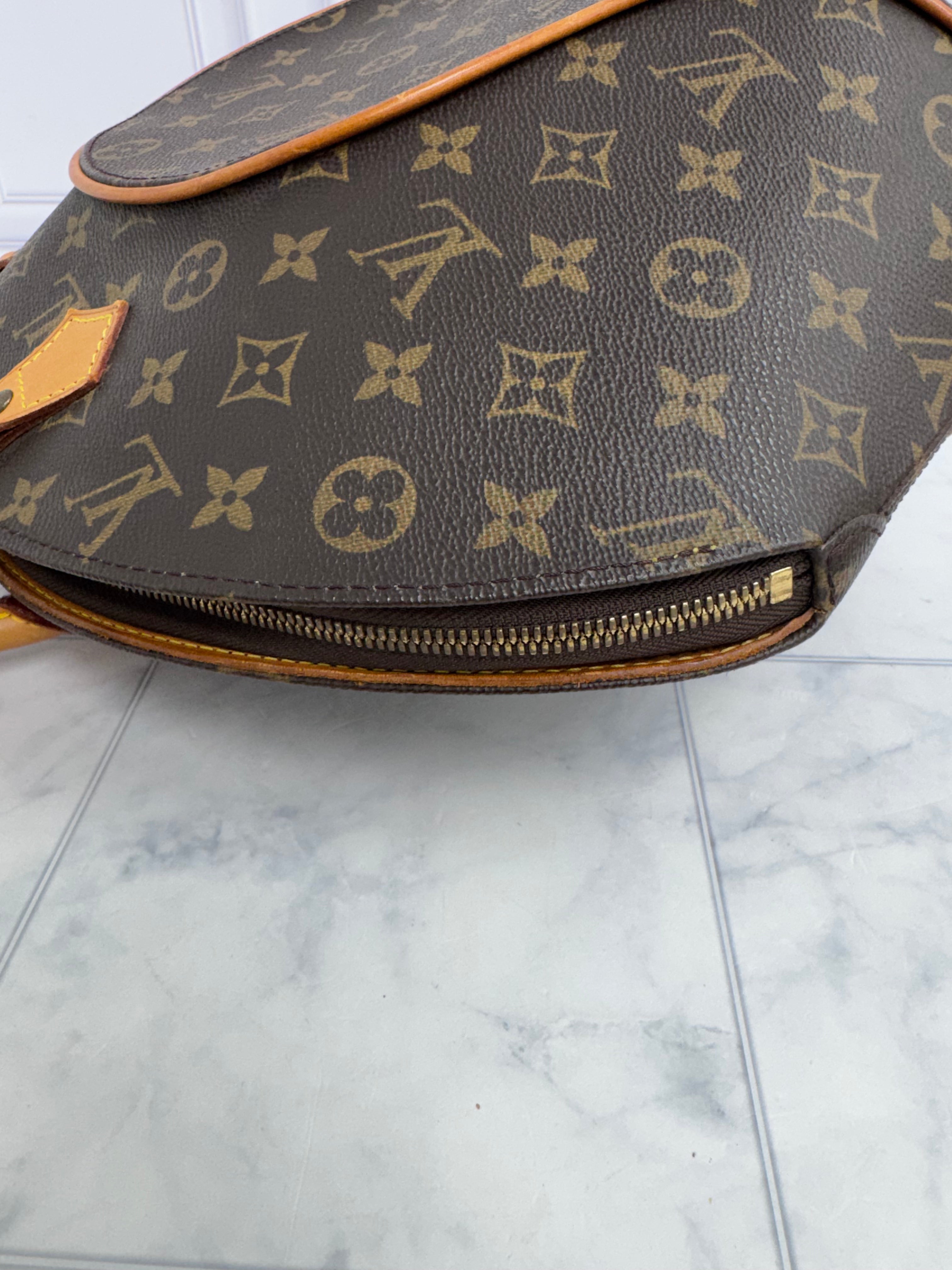 Louis Vuitton Monogram Ellipse MM