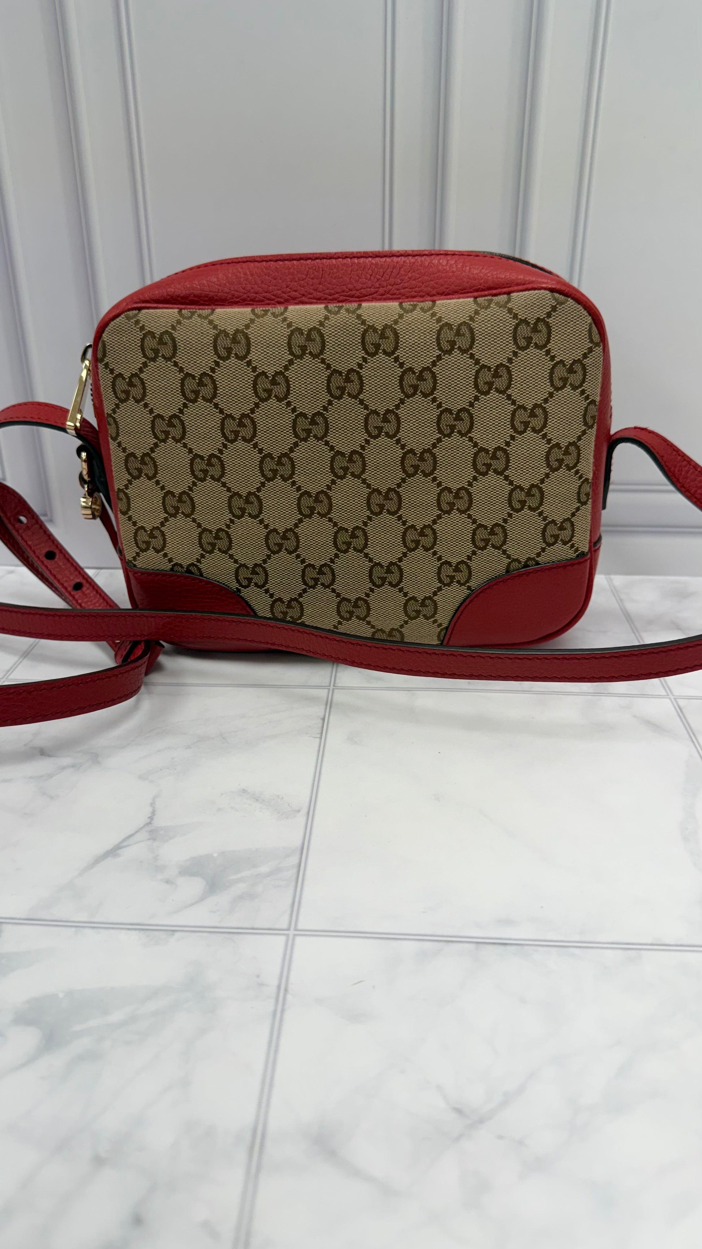 *DONS DROP* Gucci GG Canvas & Red Leather Bree Camera Bag
