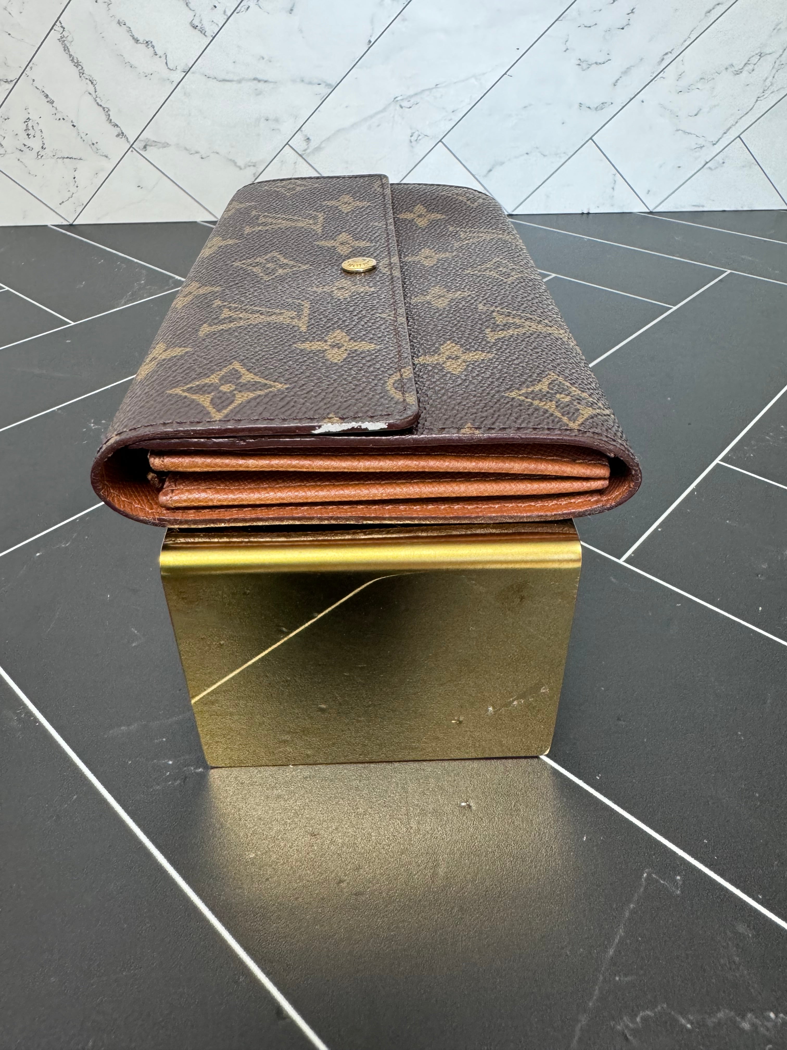 Louis Vuitton Monogram Sarah Wallet