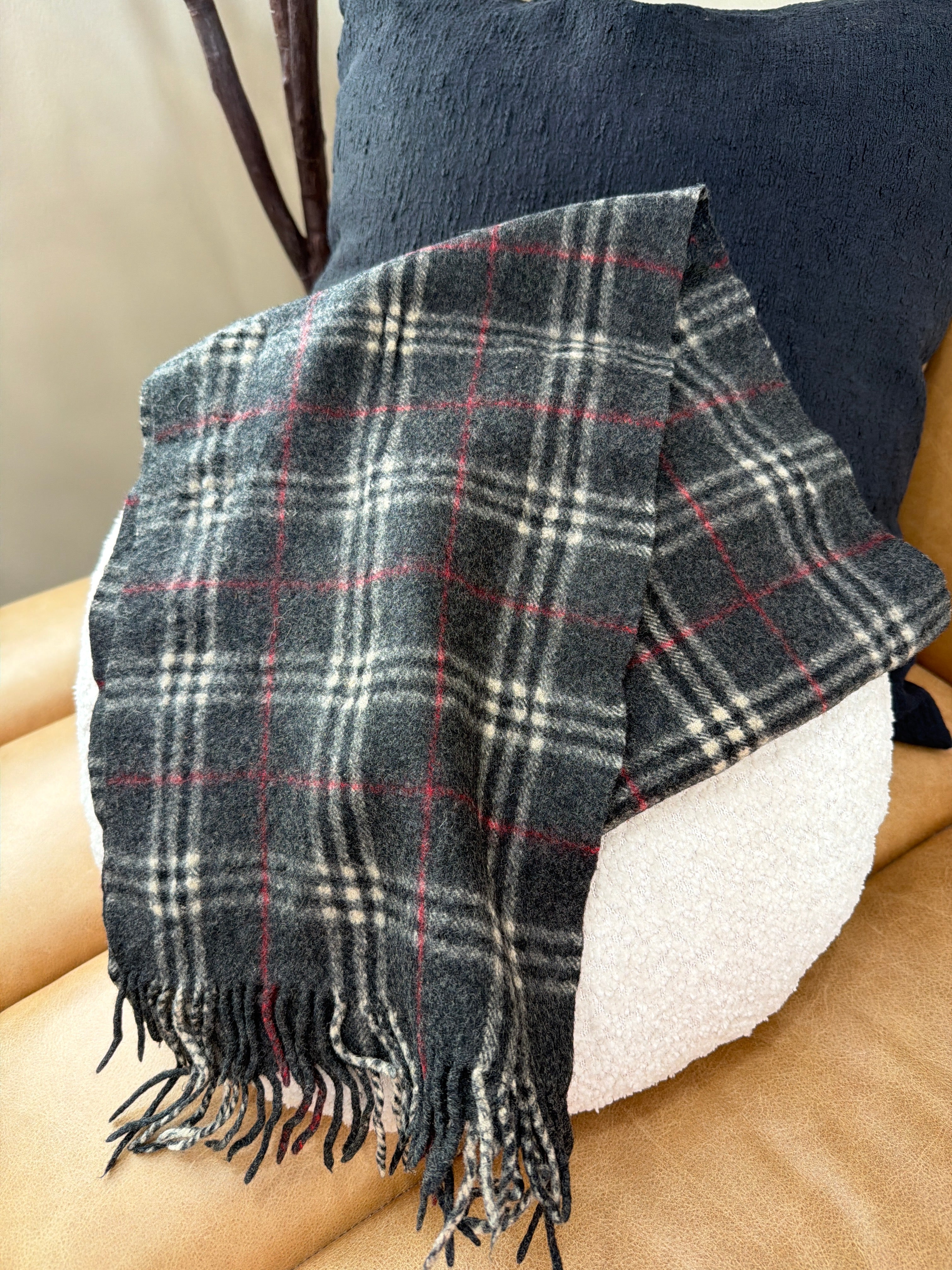 Burberry Vintage Dark Gray Novacheck Lambswool Scarf