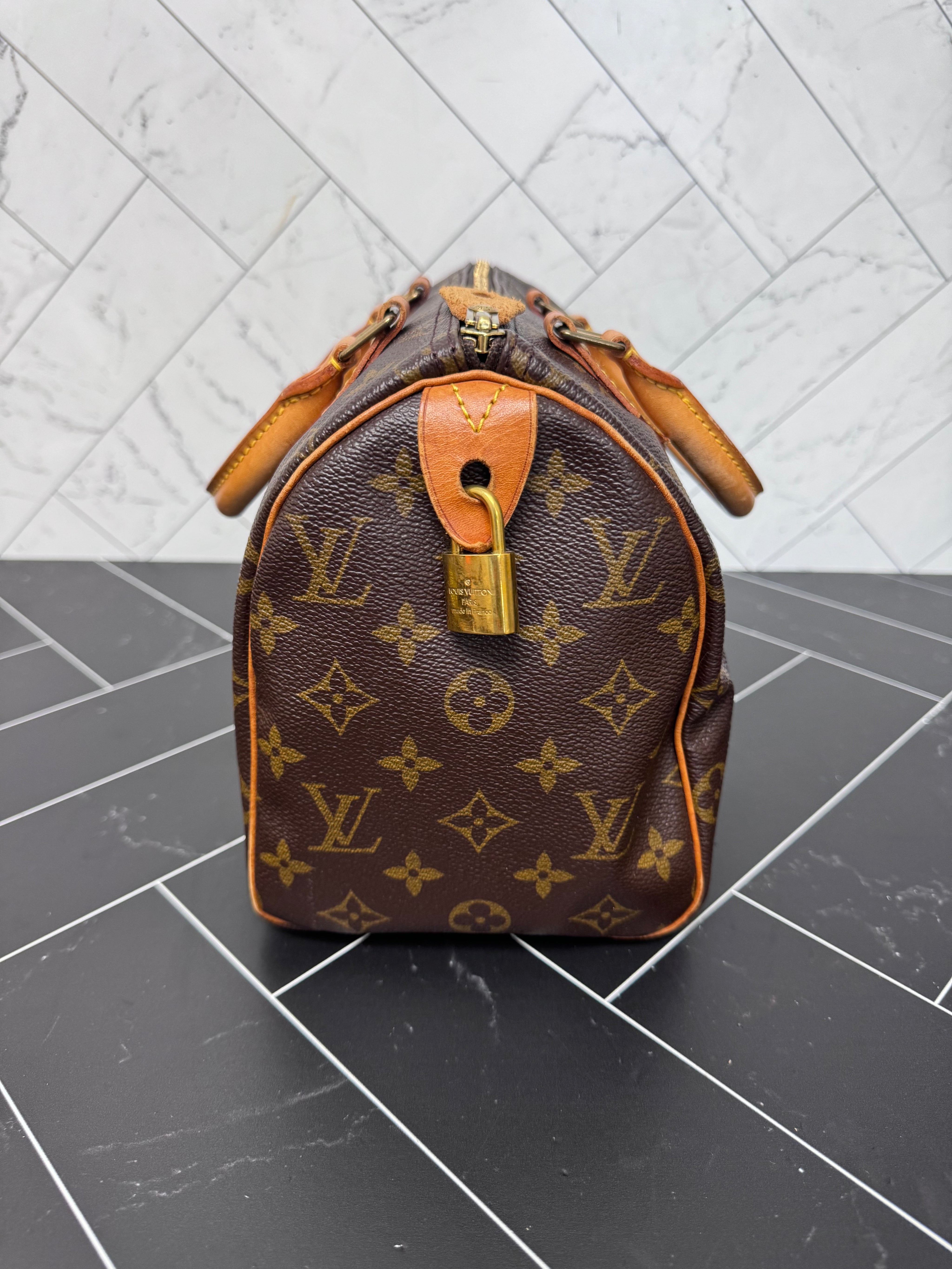 Louis Vuitton Monogram Speedy 25