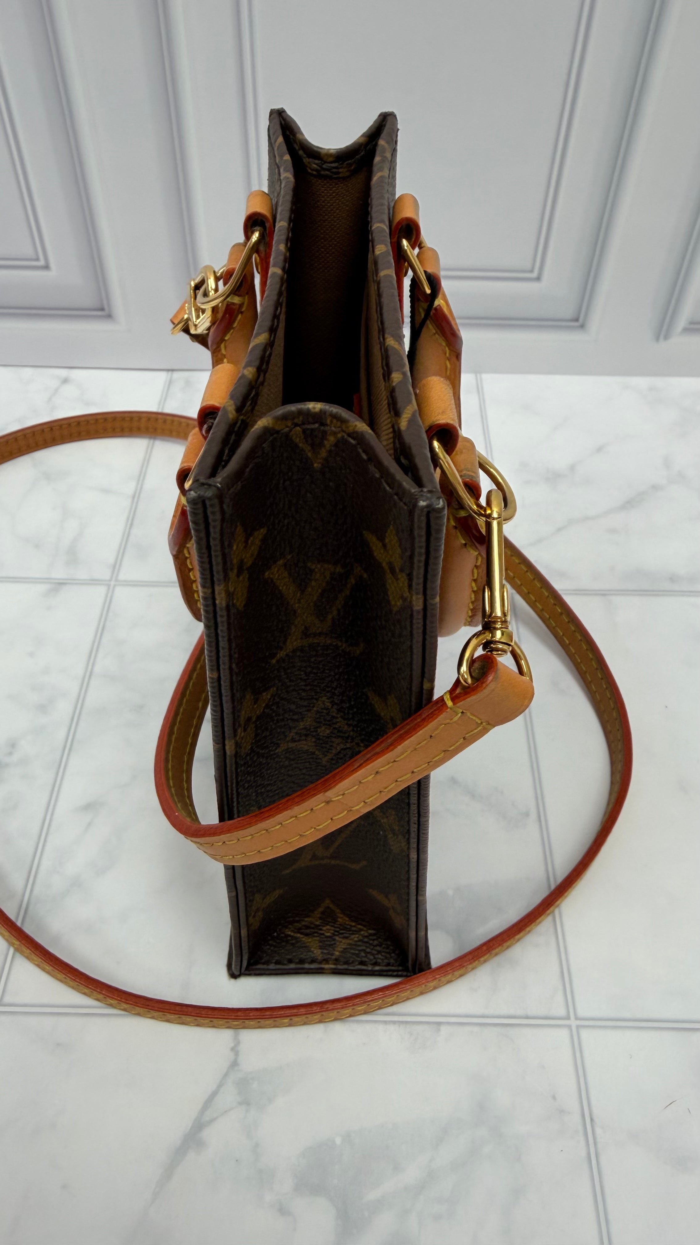 *DONS DROP* BRAND NEW Louis Vuitton Monogram Petit Sac Plat Crossbody Bag