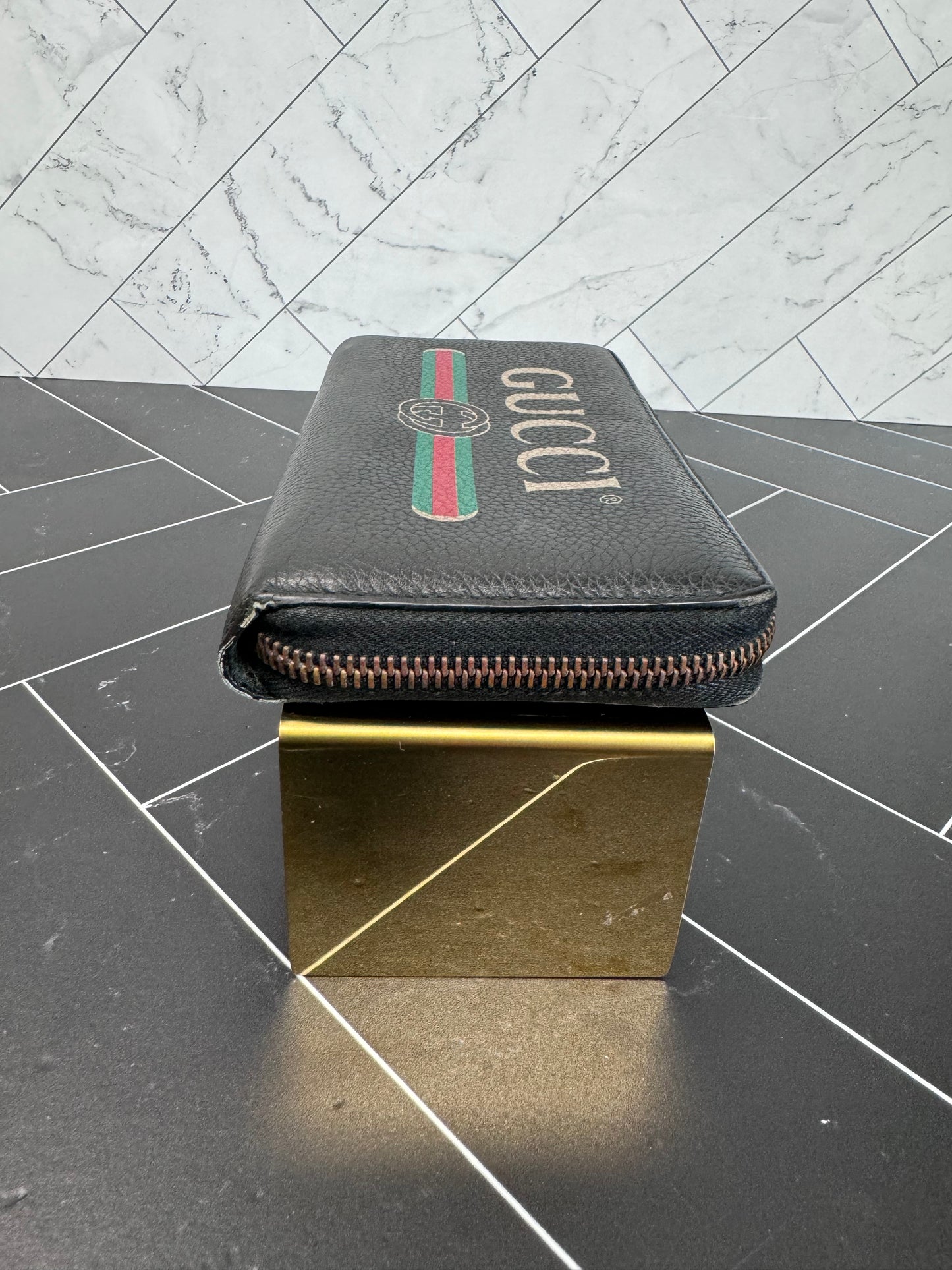 Gucci Black Leather Logo Zippy Wallet