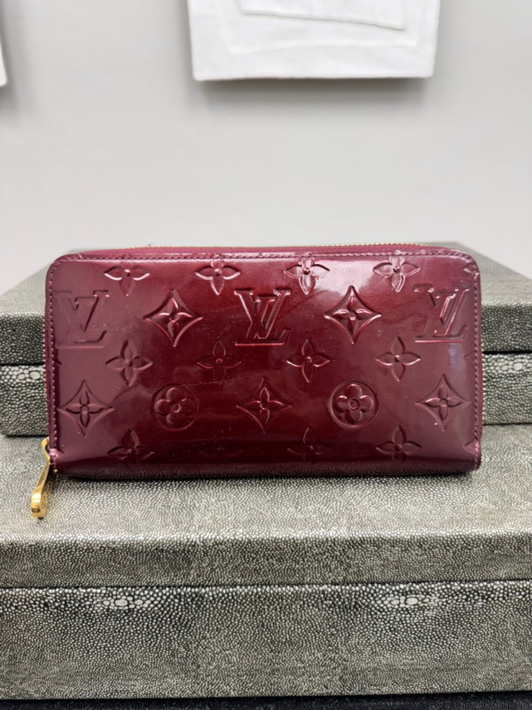 Louis Vuitton Burgundy Vernis Monogram Zippy Wallet