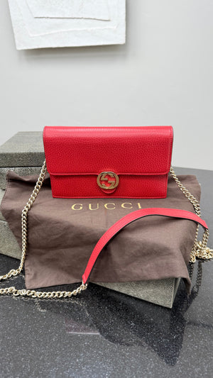 *DONS DROP* Gucci Red Pebbled Leather Interlocking G Wallet on a Chain