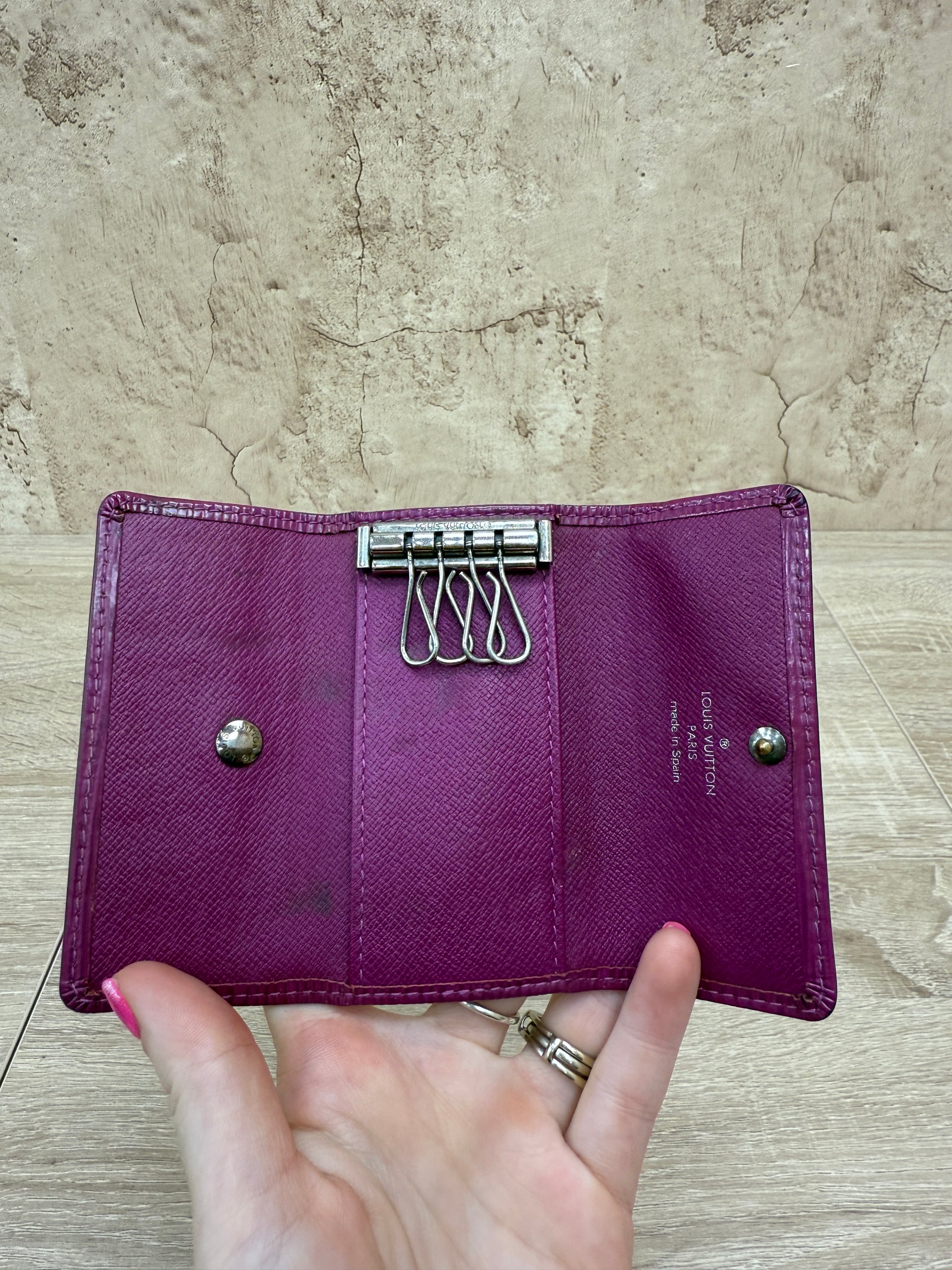 Louis Vuitton Fuchsia Epi 4 Key Ring Holder