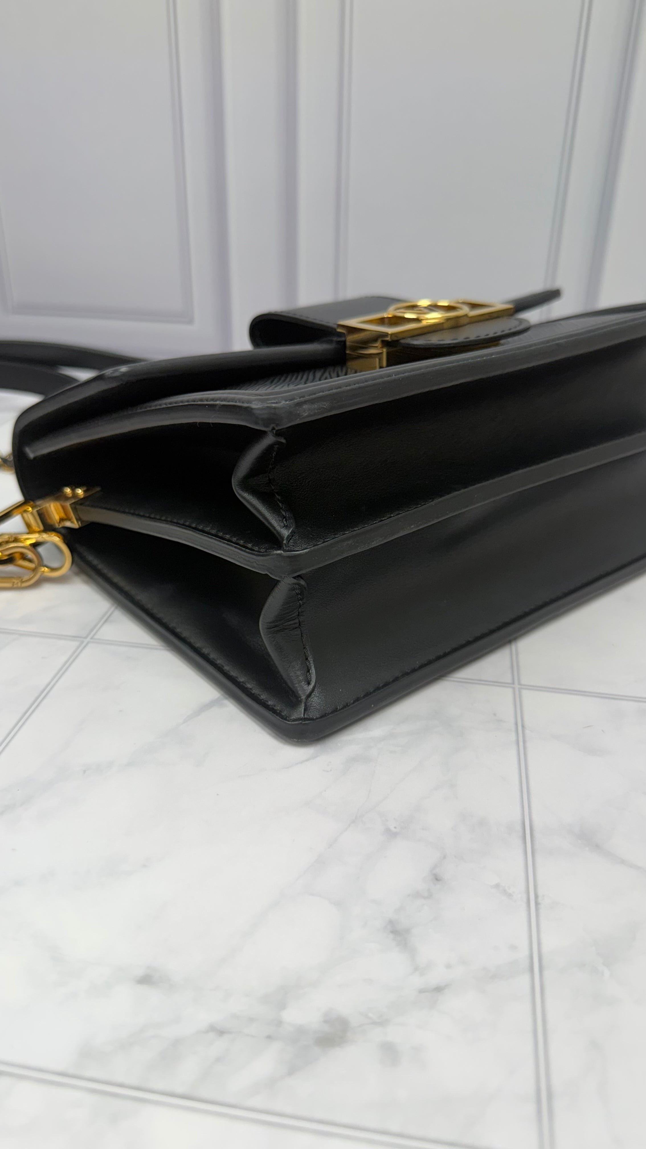 *DONS DROP* LIKE NEW - Louis Vuitton Black Epi Leather Dauphine MM Handbag