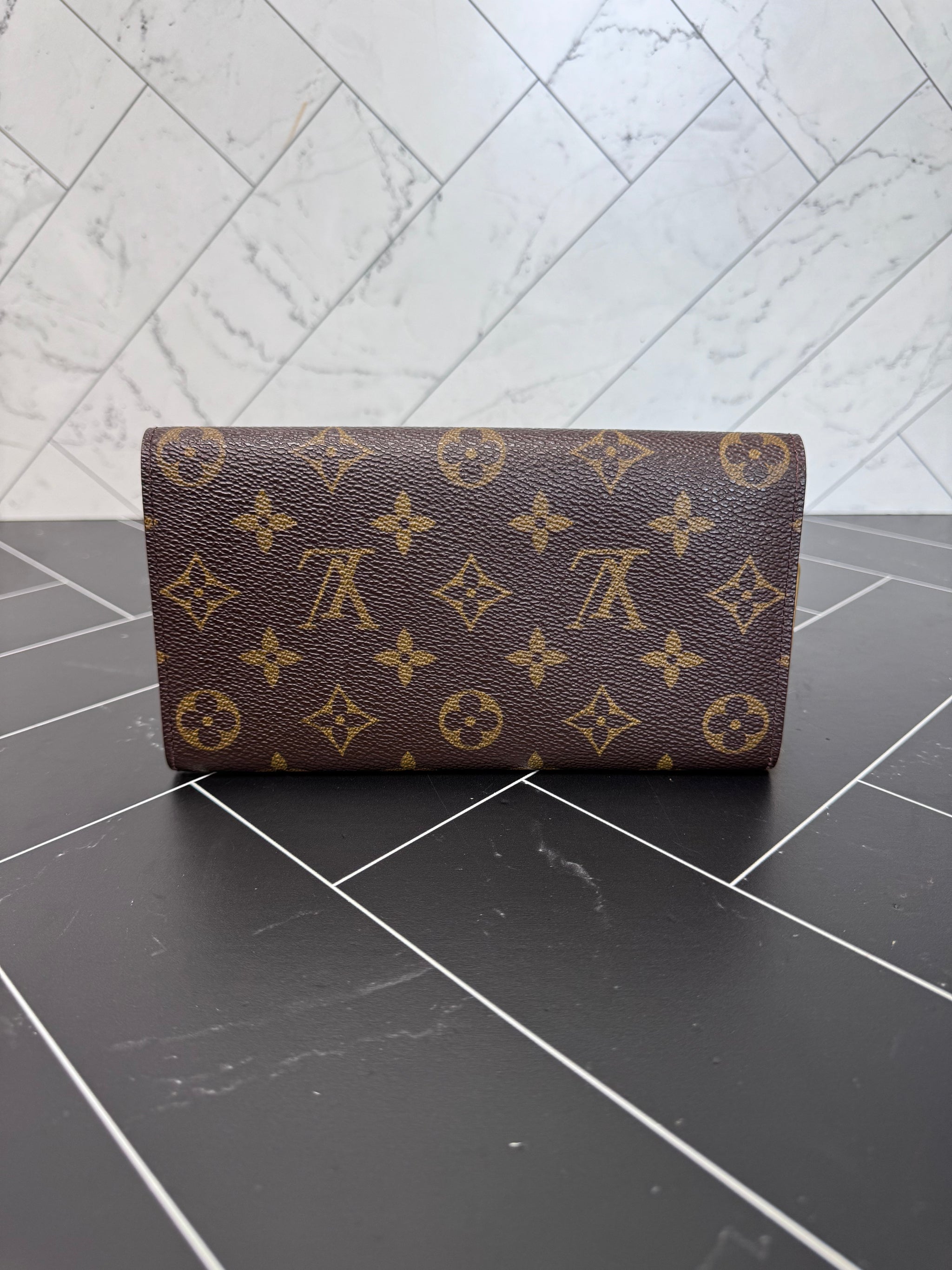 Louis Vuitton Monogram Sarah Wallet