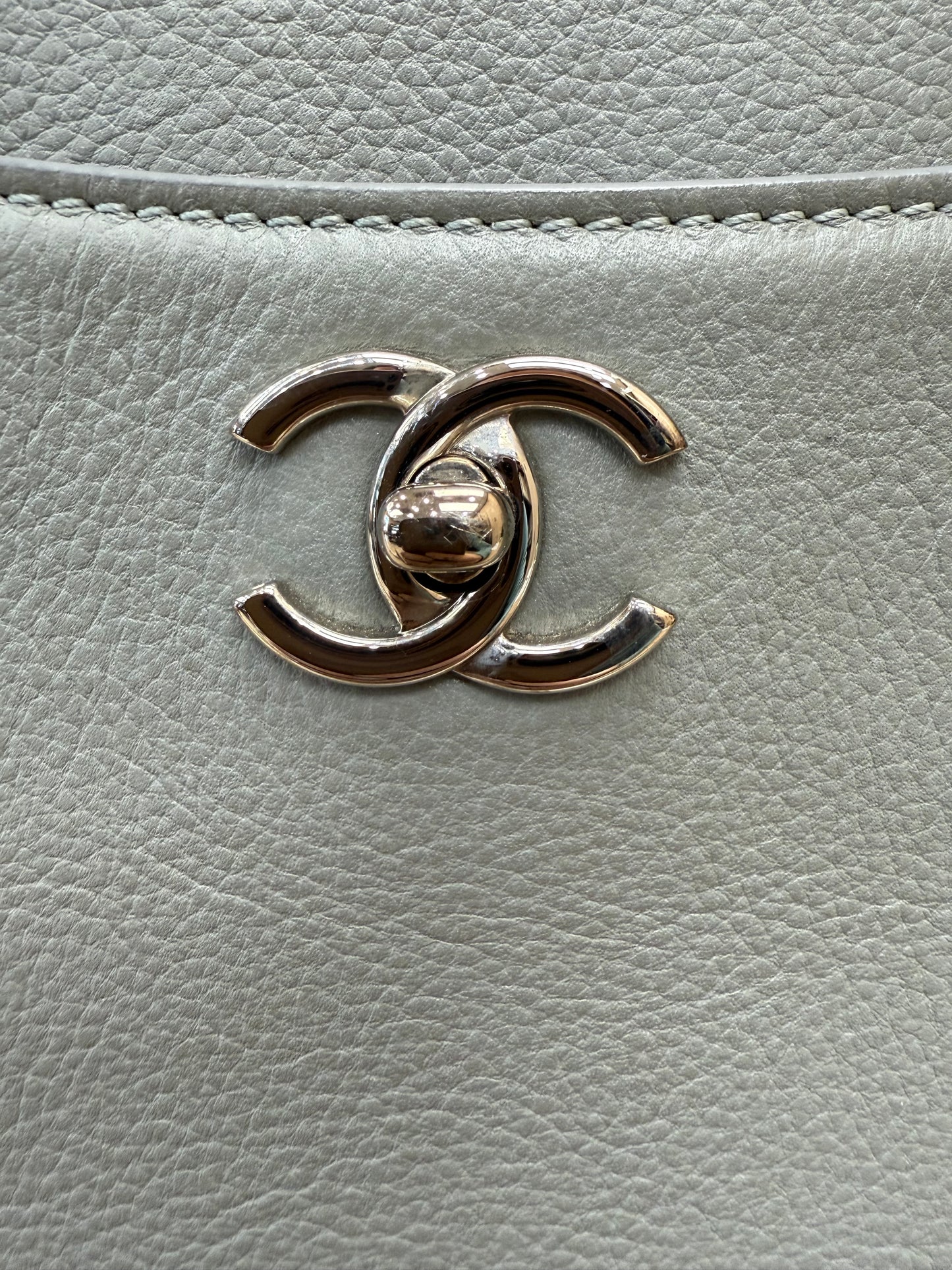 Chanel Grey Grained Calfskin Medium Neo Executive Tote