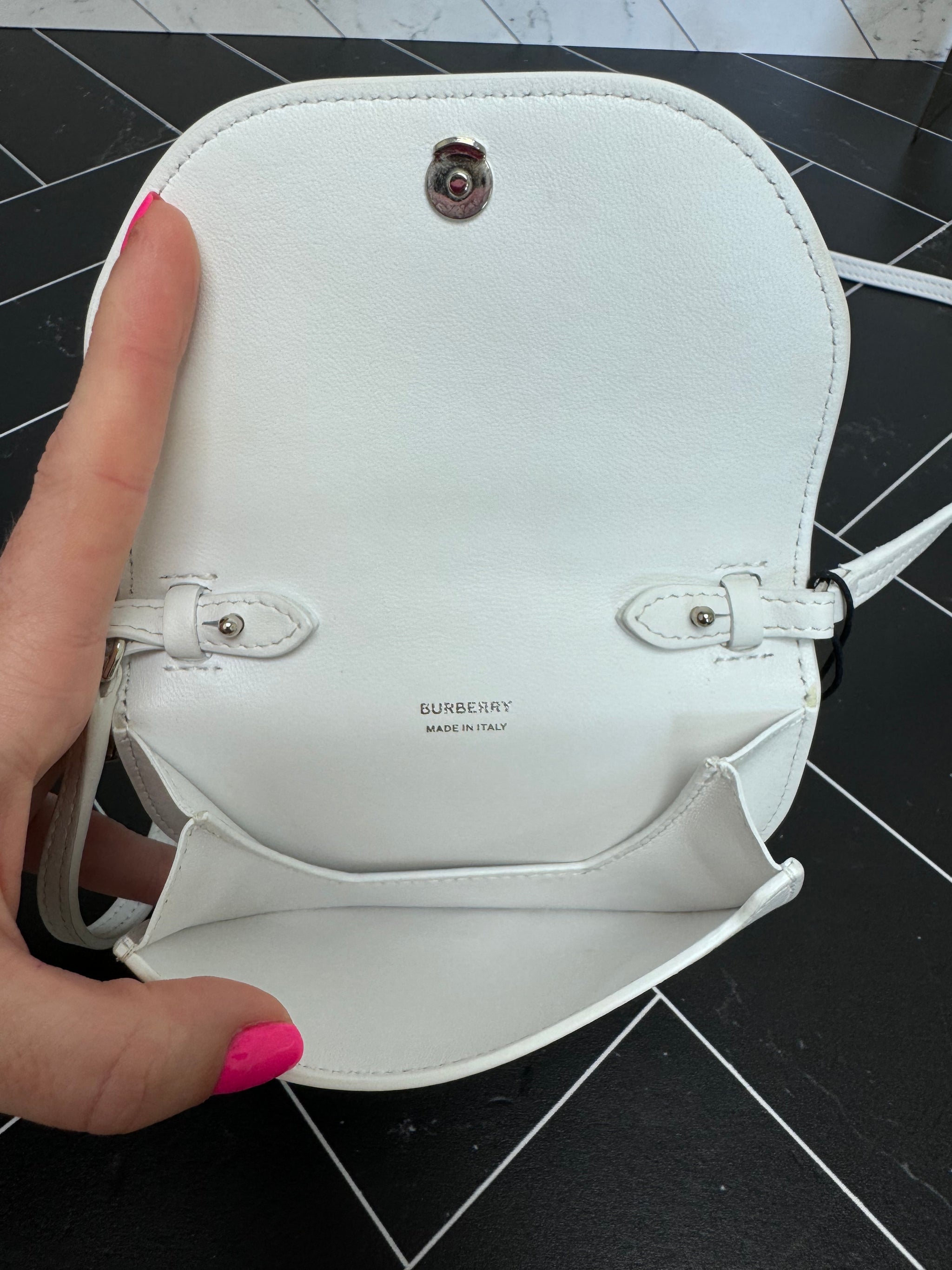 BRAND NEW Burberry White Leather Cardholder Crossbody