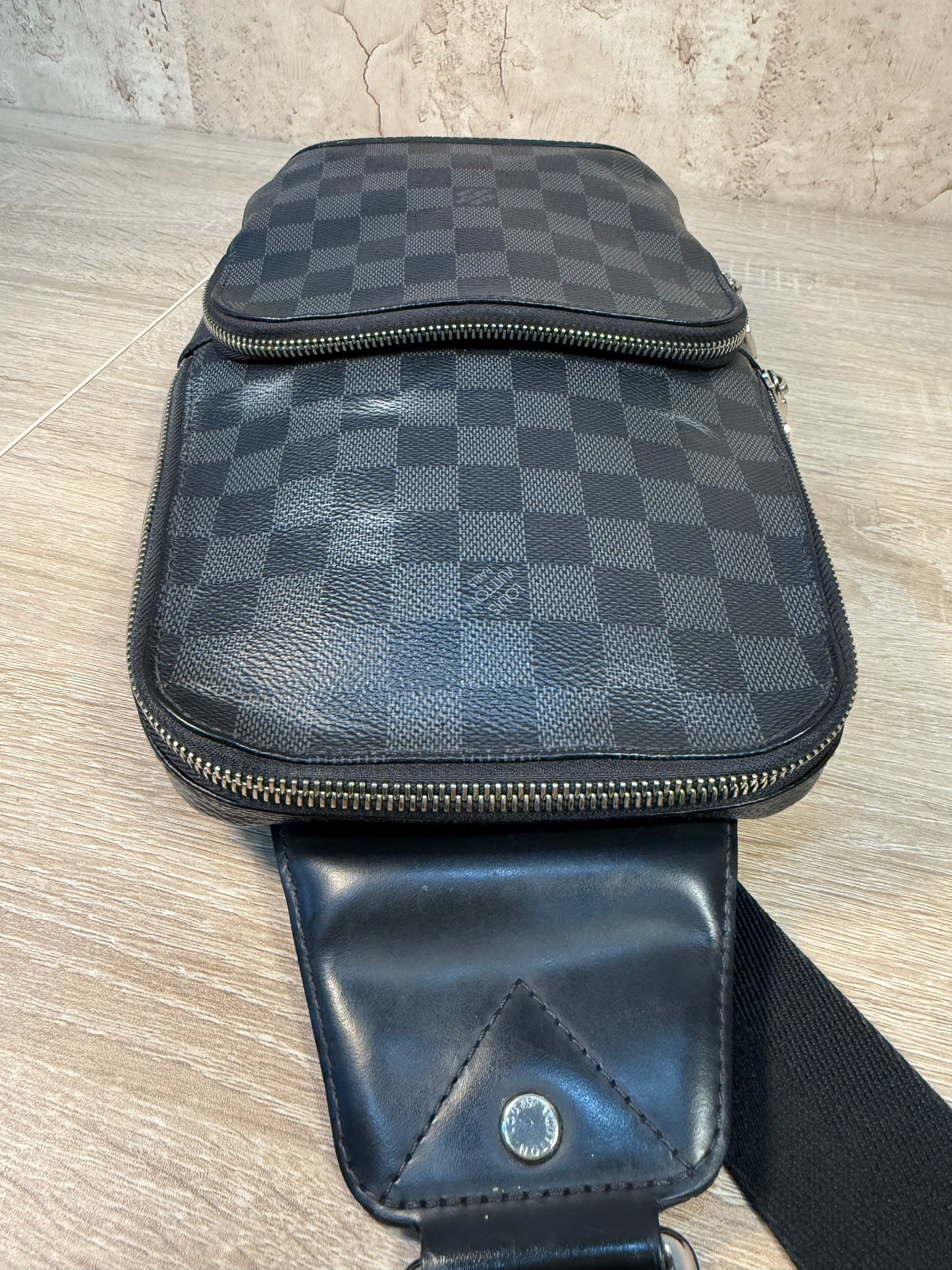 Louis Vuitton Damier Graphite Avenue Sling