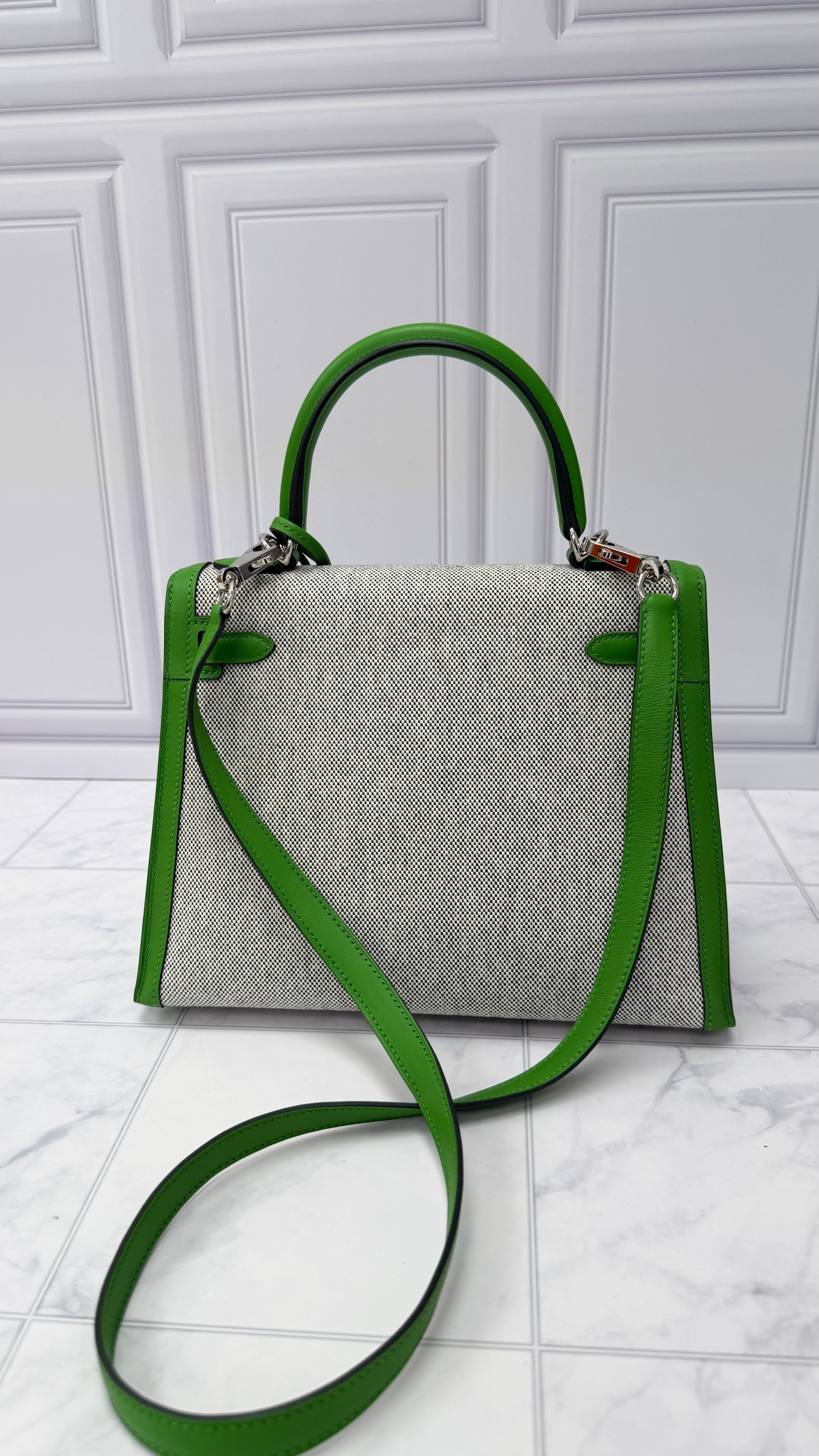 *DONS DROP* BRAND NEW - Hermes Green Yucca Swift Leather And Canvas Kelly 25 Handbag