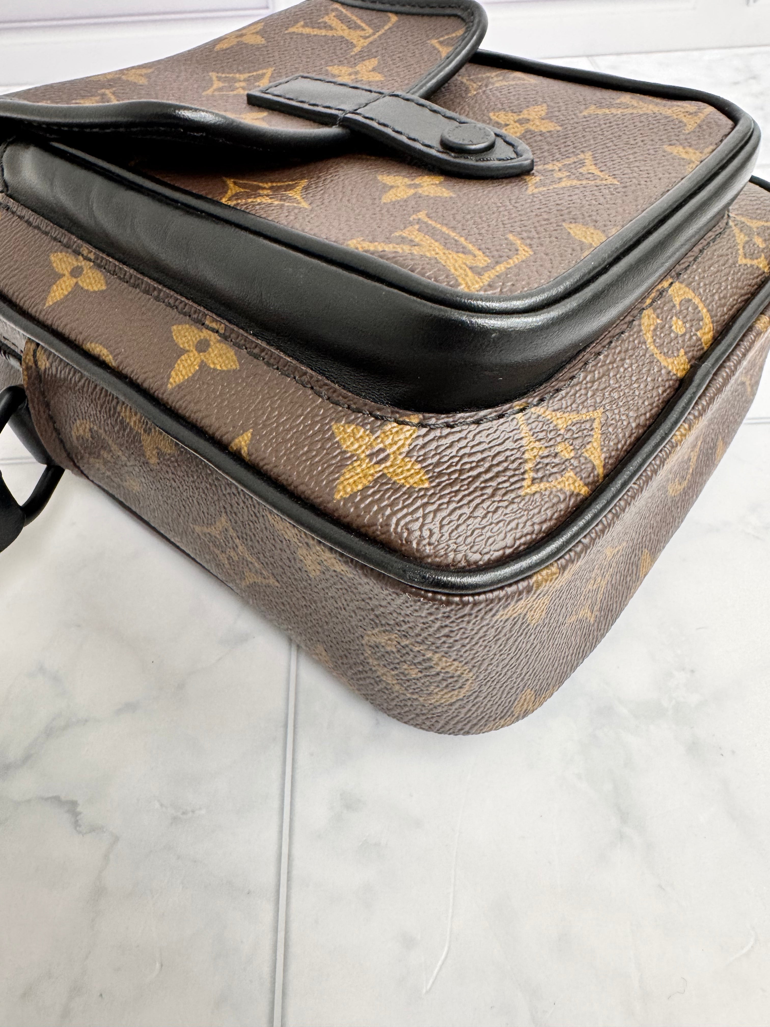 *DONS DROP* Louis Vuitton Monogram Macassar Christopher Wearable Wallet