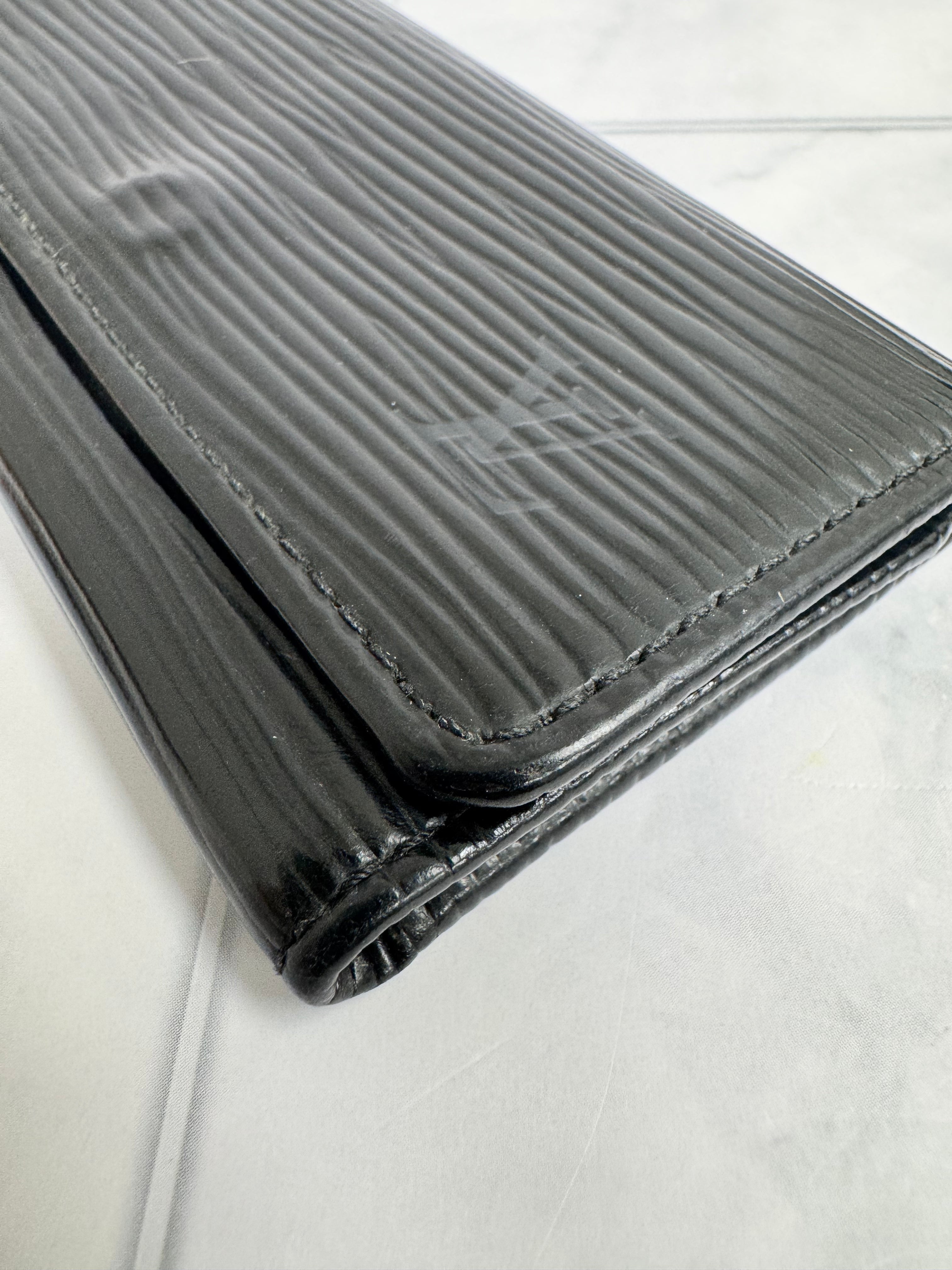 Louis Vuitton Black Epi Leather 4 Key Holder