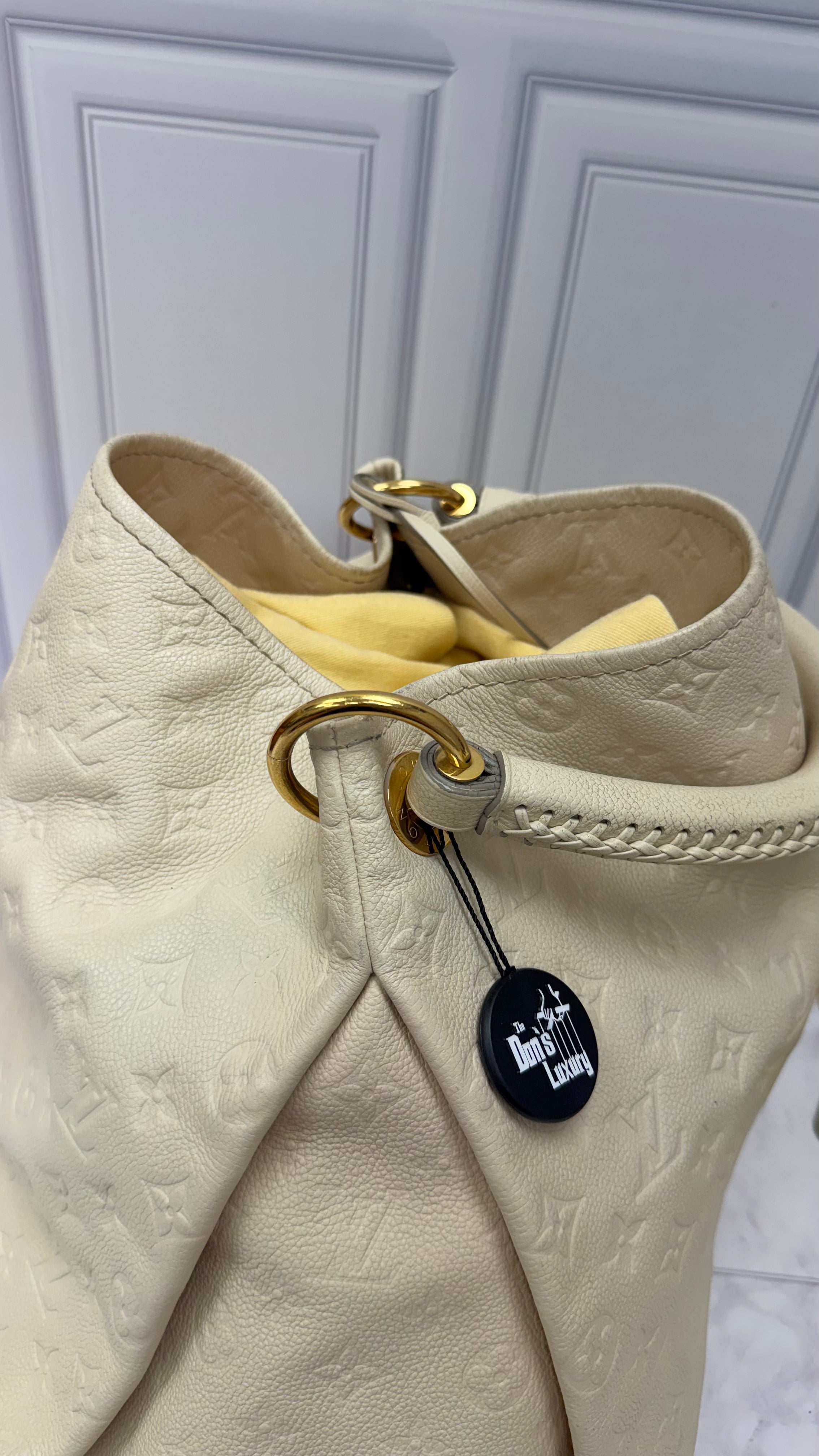 *DONS DROP* Louis Vuitton Ivory Empreinte Artsy MM Shoulder Bag