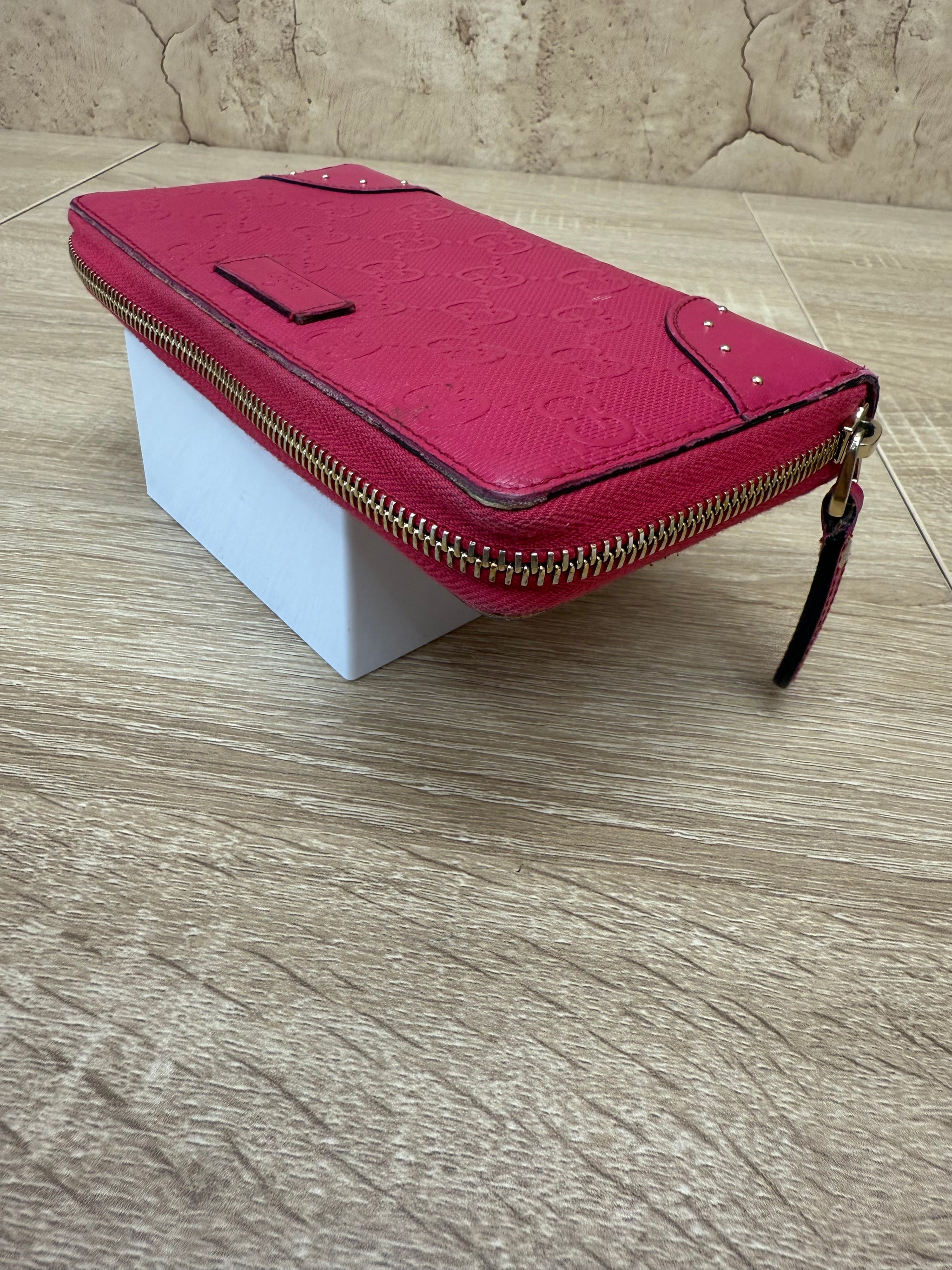 Gucci Pink Leather GG Zippy Wallet