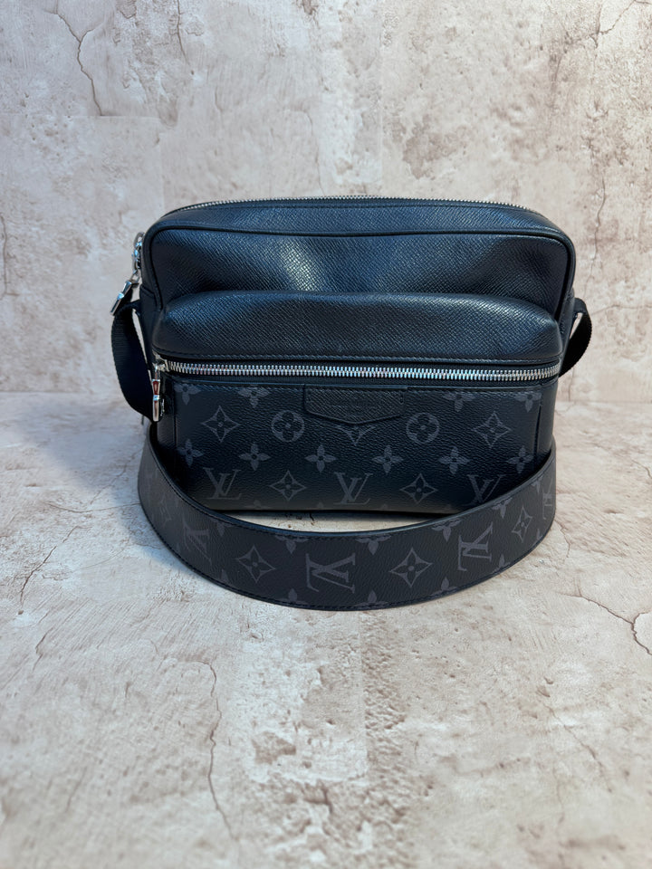 Louis Vuitton Black Taiga Eclipse Outdoor Messenger Bag