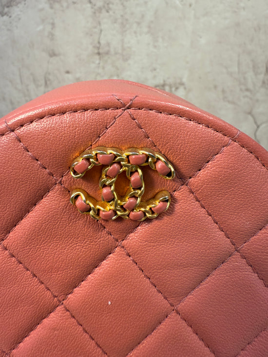 LIKE NEW Chanel Coral Quilted calfskin Round Infinity Clutch on a Chain