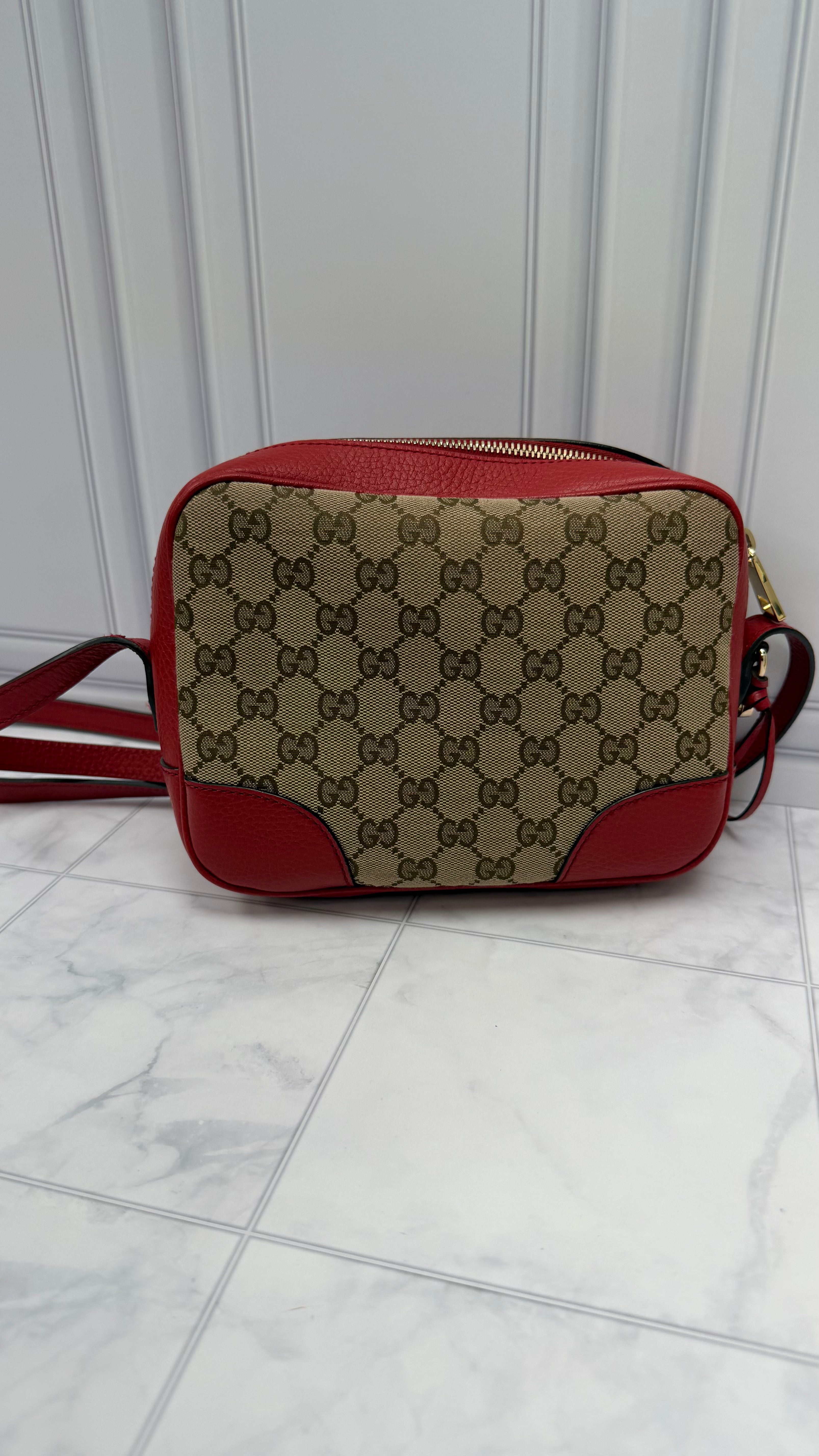*DONS DROP* Gucci GG Canvas & Red Leather Bree Camera Bag