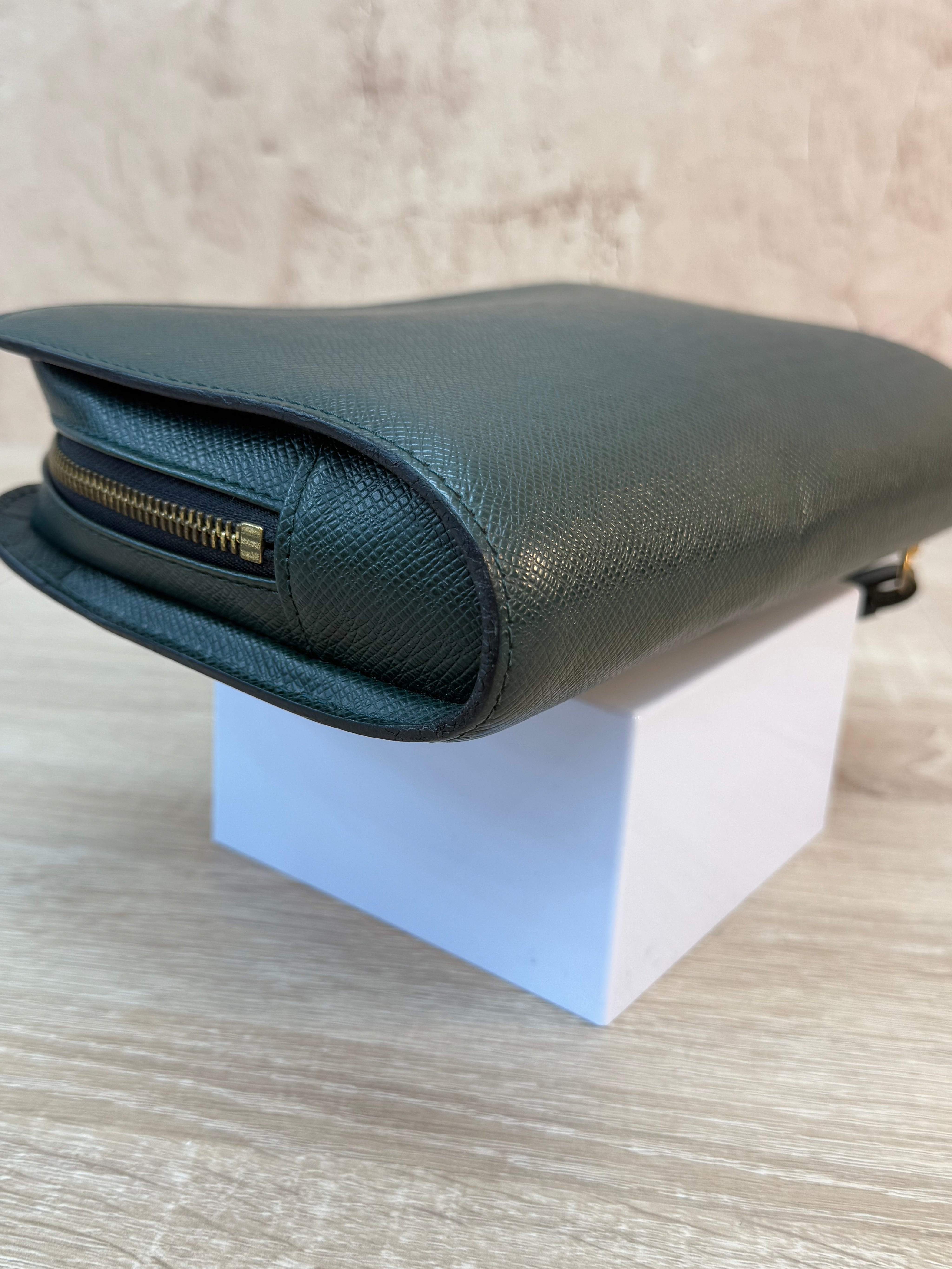 Louis Vuitton Green Taiga Leather Clutch