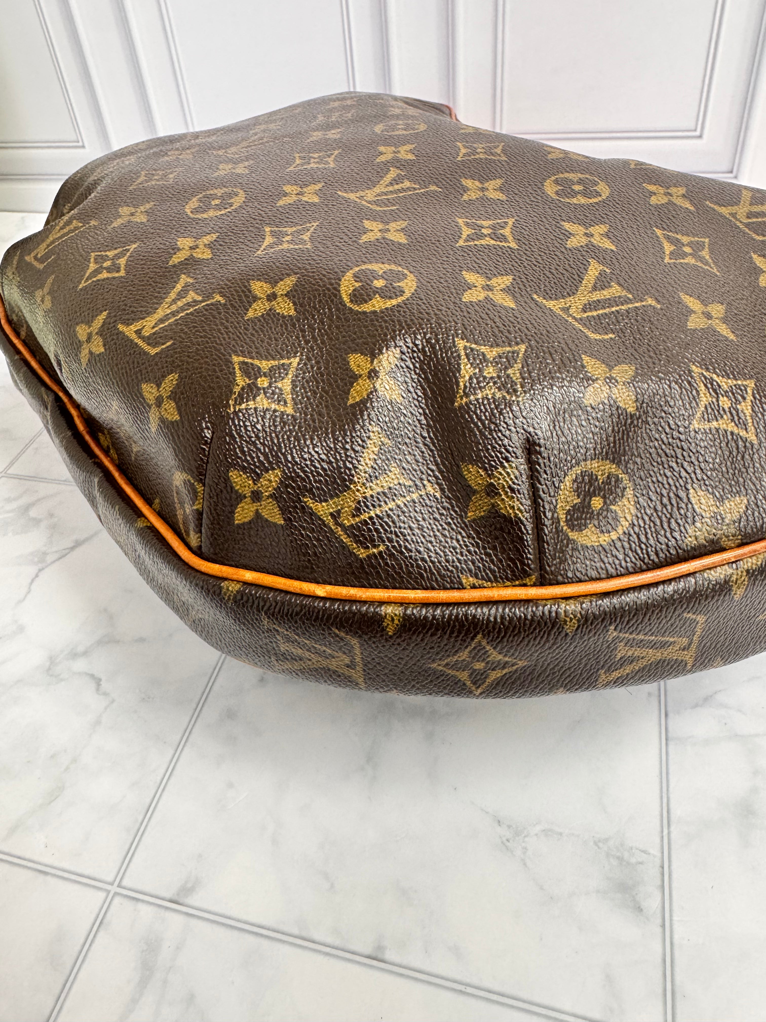 *DONS DROP* Louis Vuitton Monogram Croissant GM Shoulder Bag