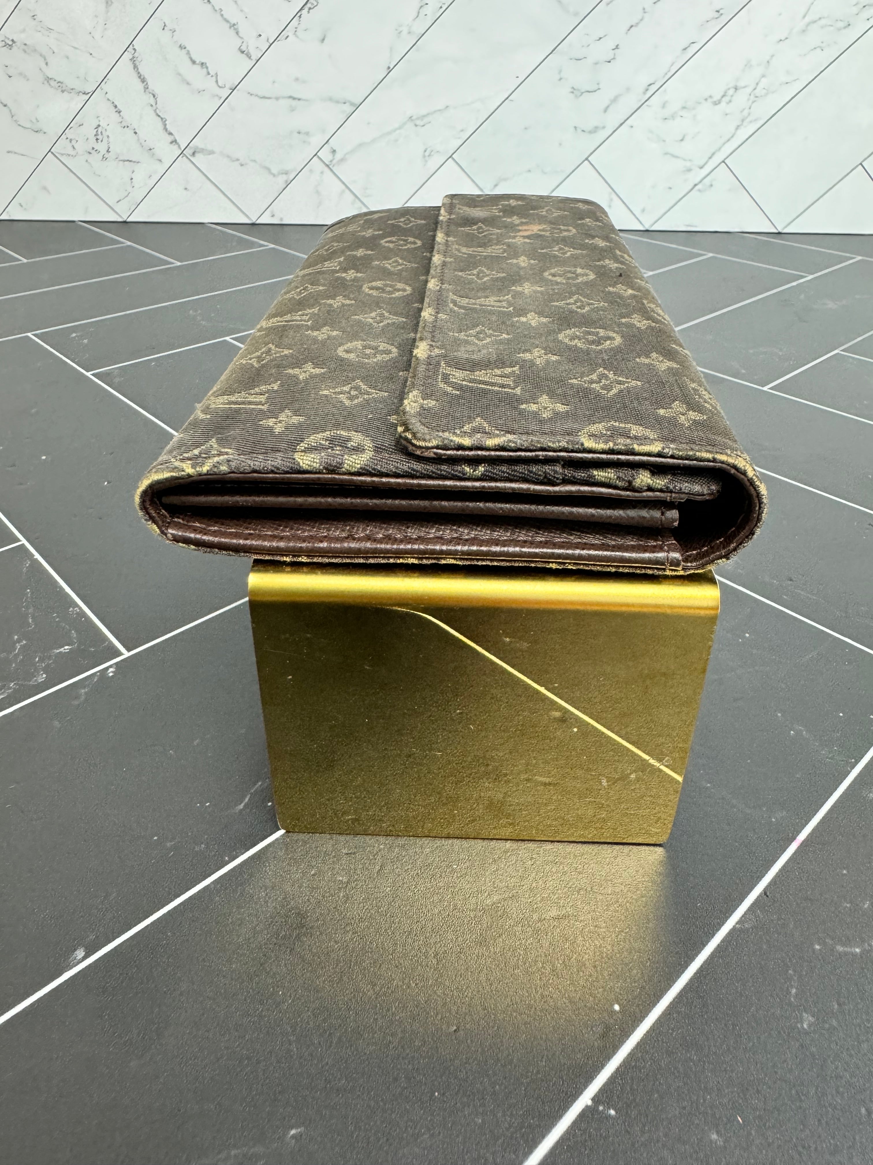 Louis Vuitton Brown Mini Lin Sarah Wallet