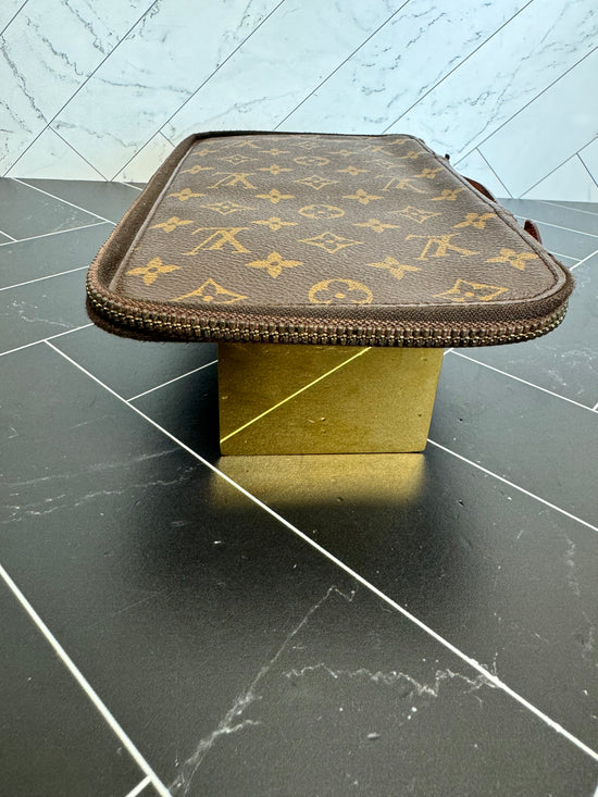 Louis Vuitton Monogram Poche Escapade Organizer Wallet