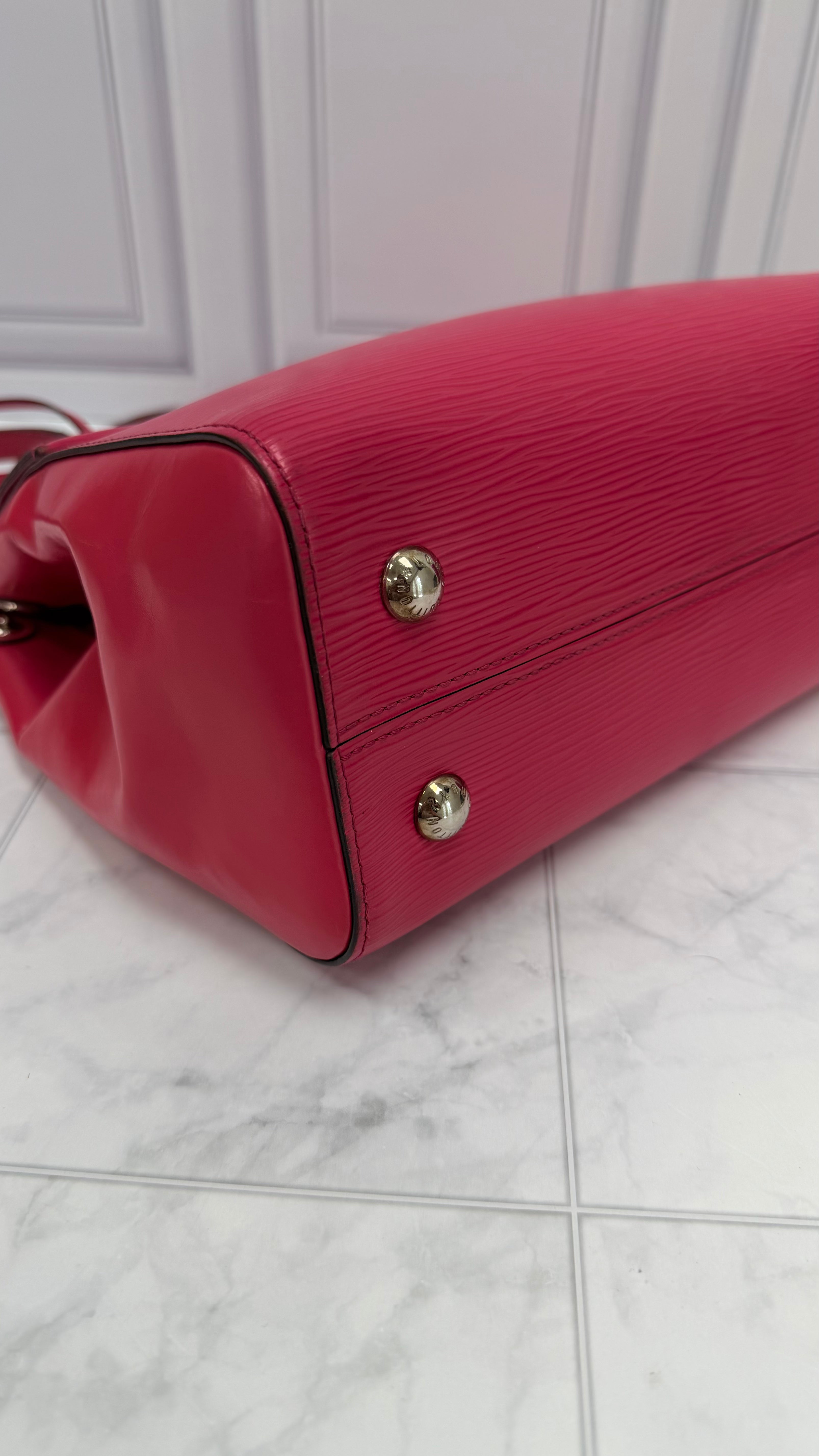 *DONS DROP* Louis Vuitton Pink Epi Leather Cluny MM Bag