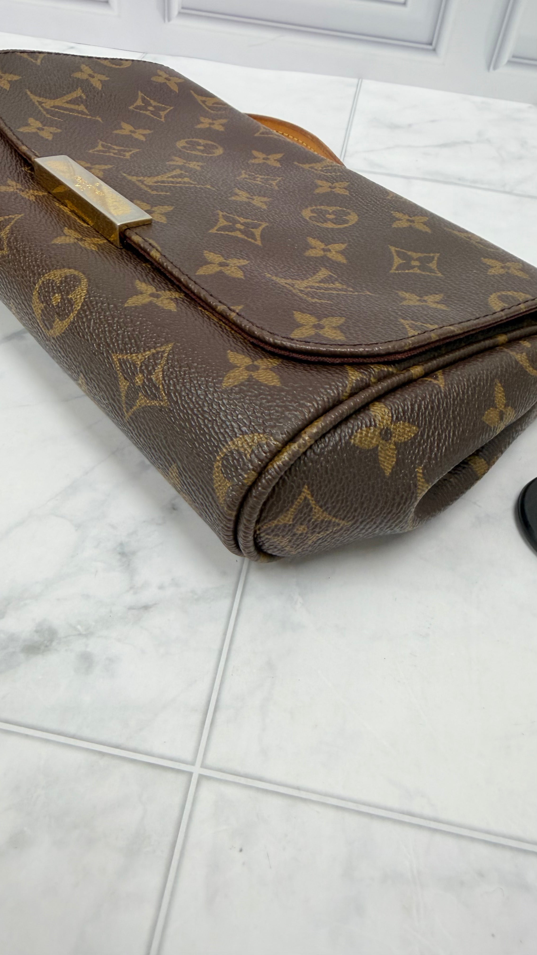 Louis Vuitton Monogram Favorite MM Crossbody Bag