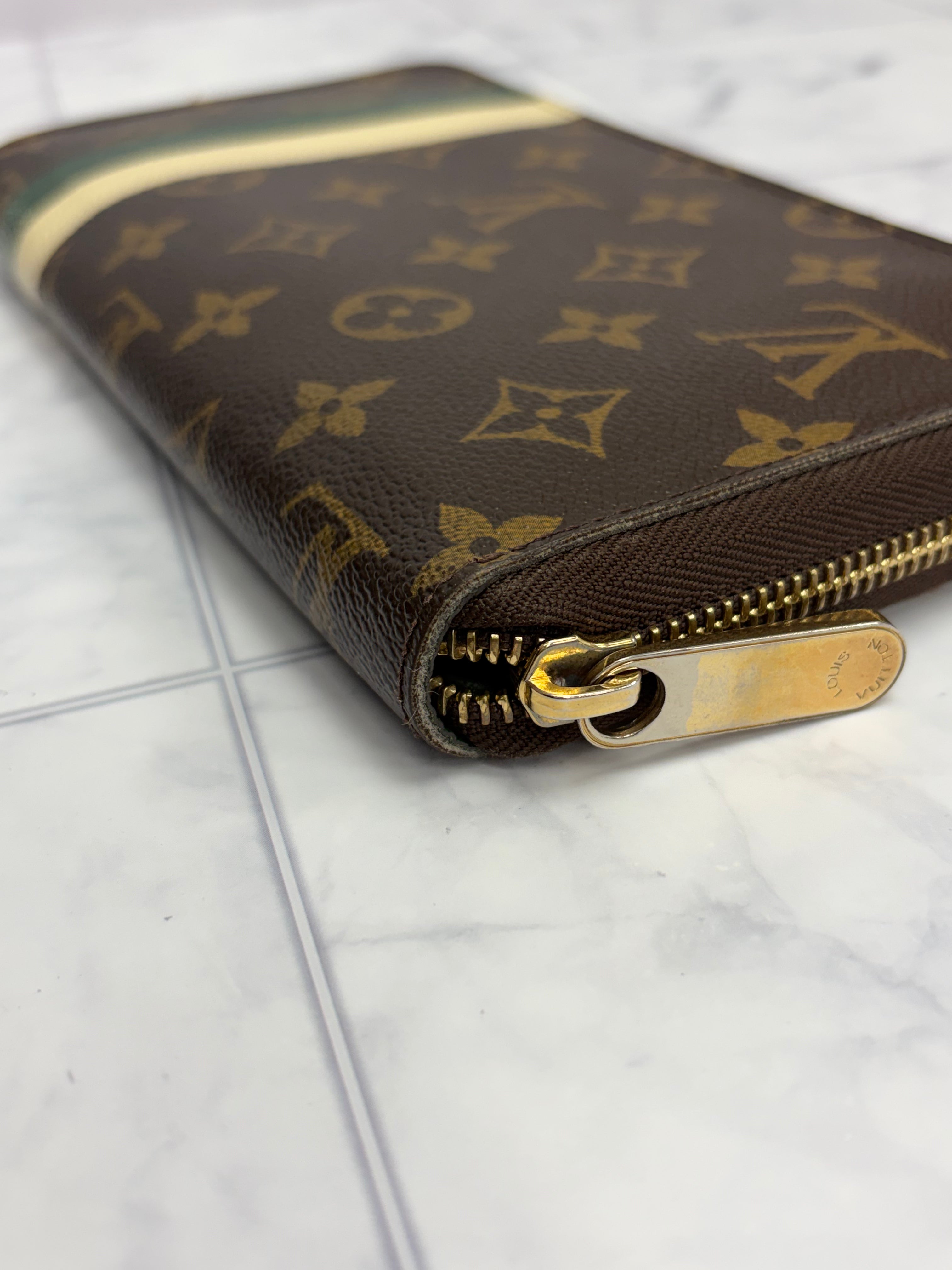 Louis Vuitton Monogram Groom Zippy Organizer Wallet