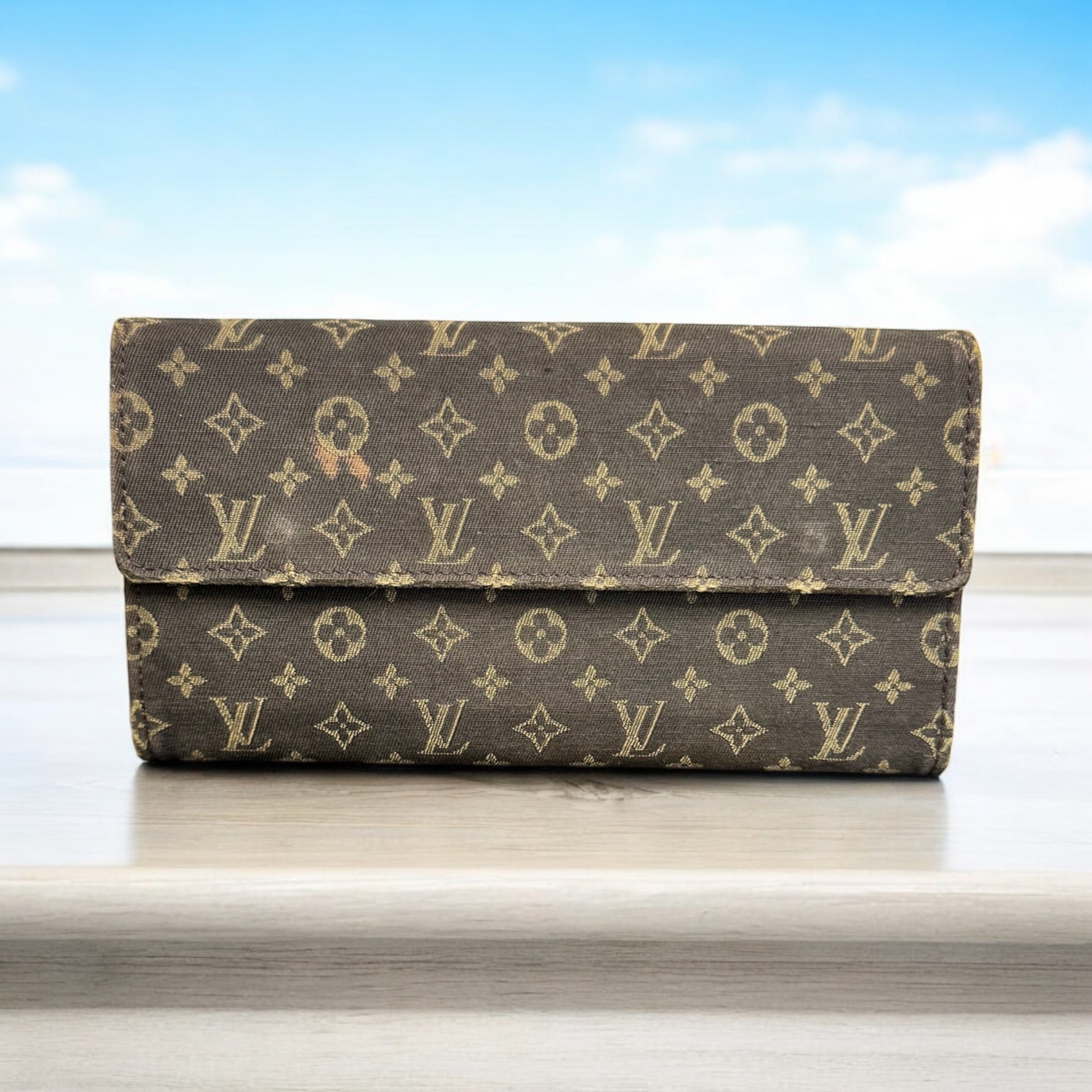 Louis Vuitton Brown Mini Lin Sarah Wallet