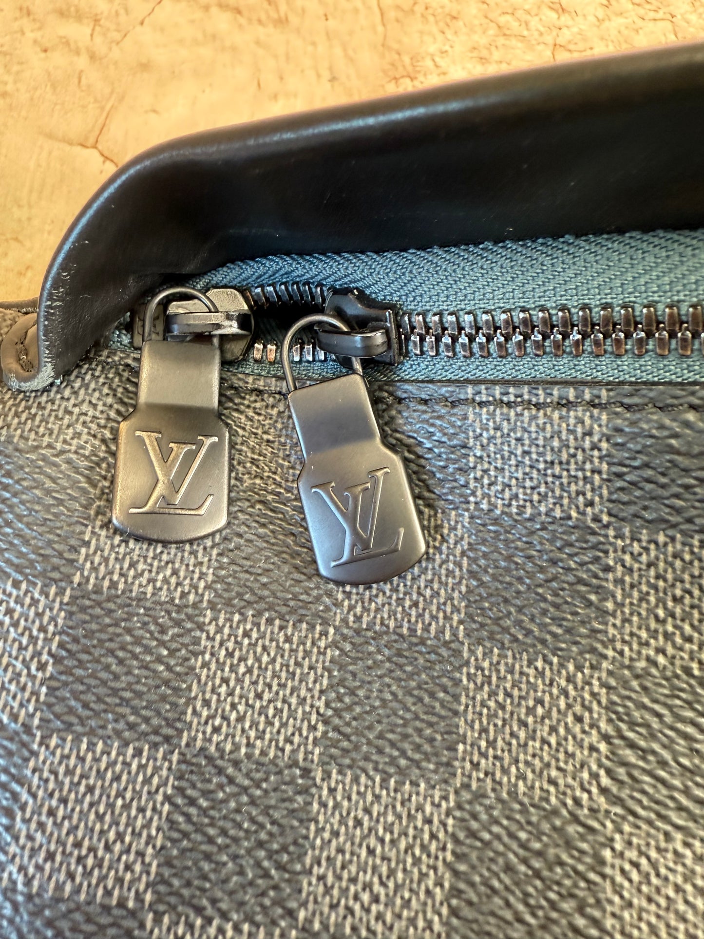 Louis Vuitton Damier Graphite Discovery Bumbag Blue Grey Strap