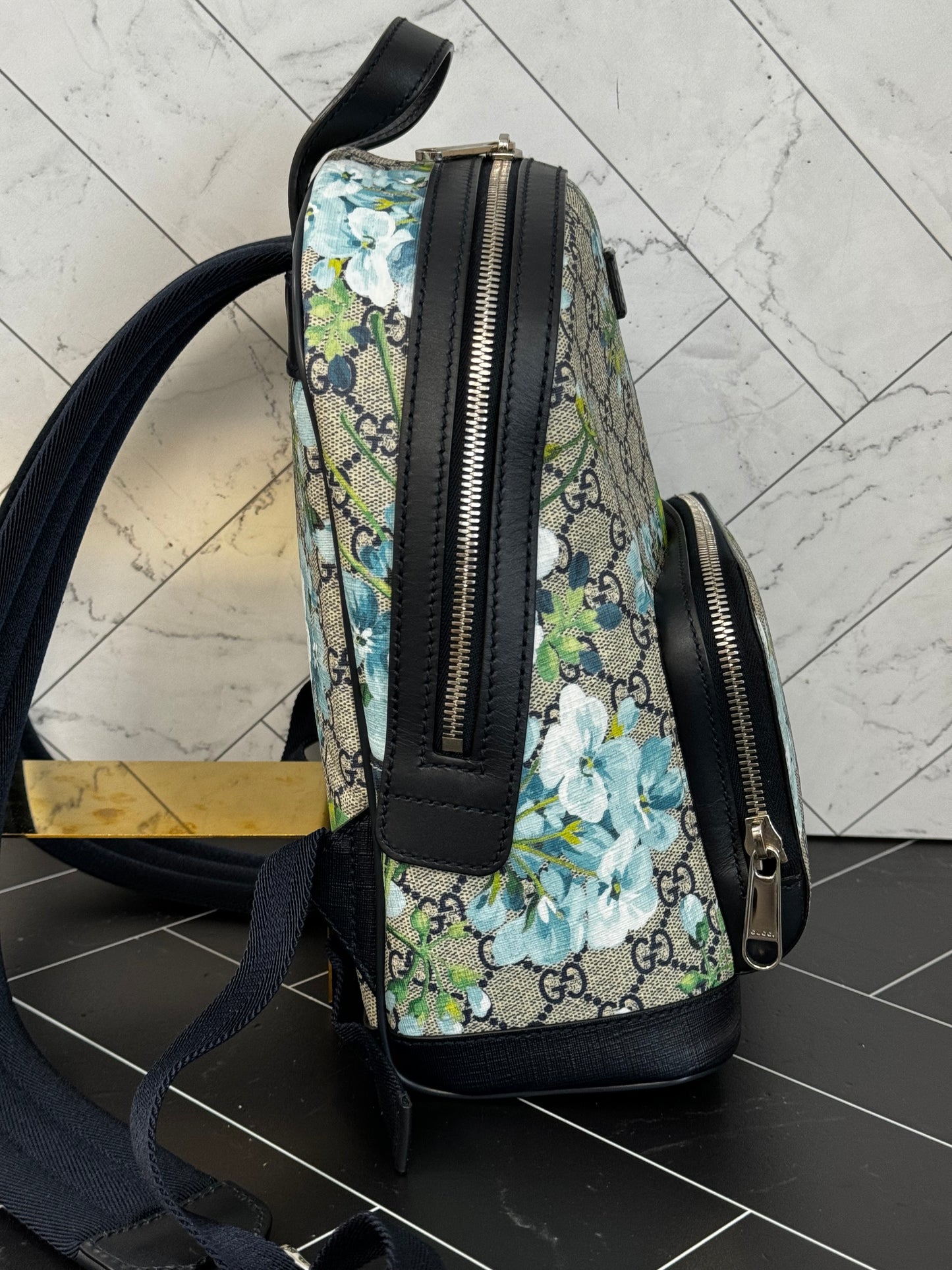 Gucci GG Supreme Blue Blooms Small Day Backpack