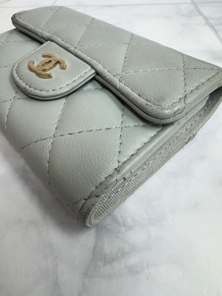 Chanel Grey Diamond Quilted Leather 4 Key Holder