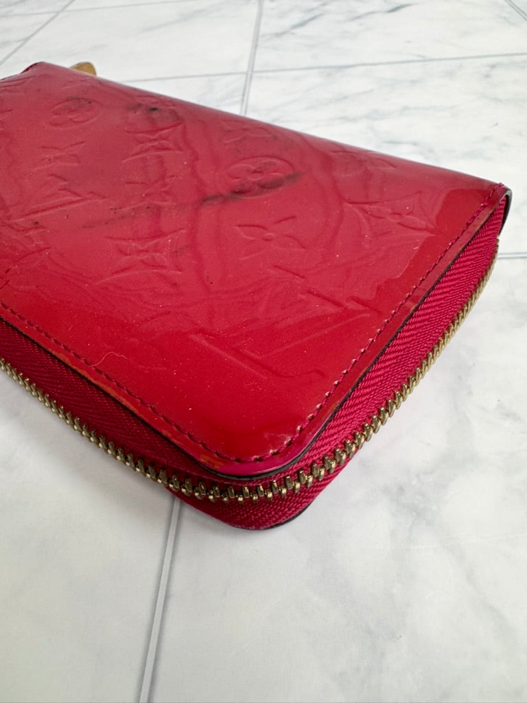 Louis Vuitton Red Vernis Monogram Zippy Wallet