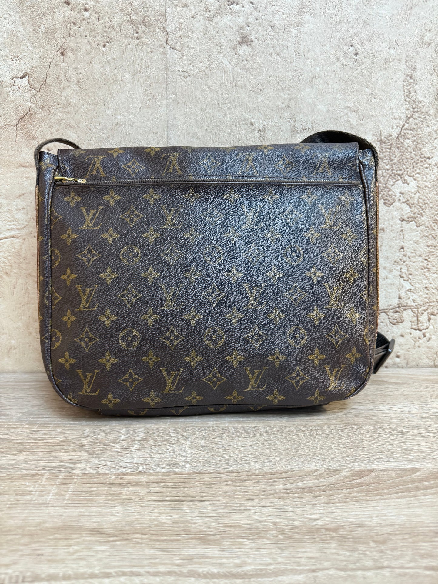 Louis Vuitton Monogram Messenger Bag