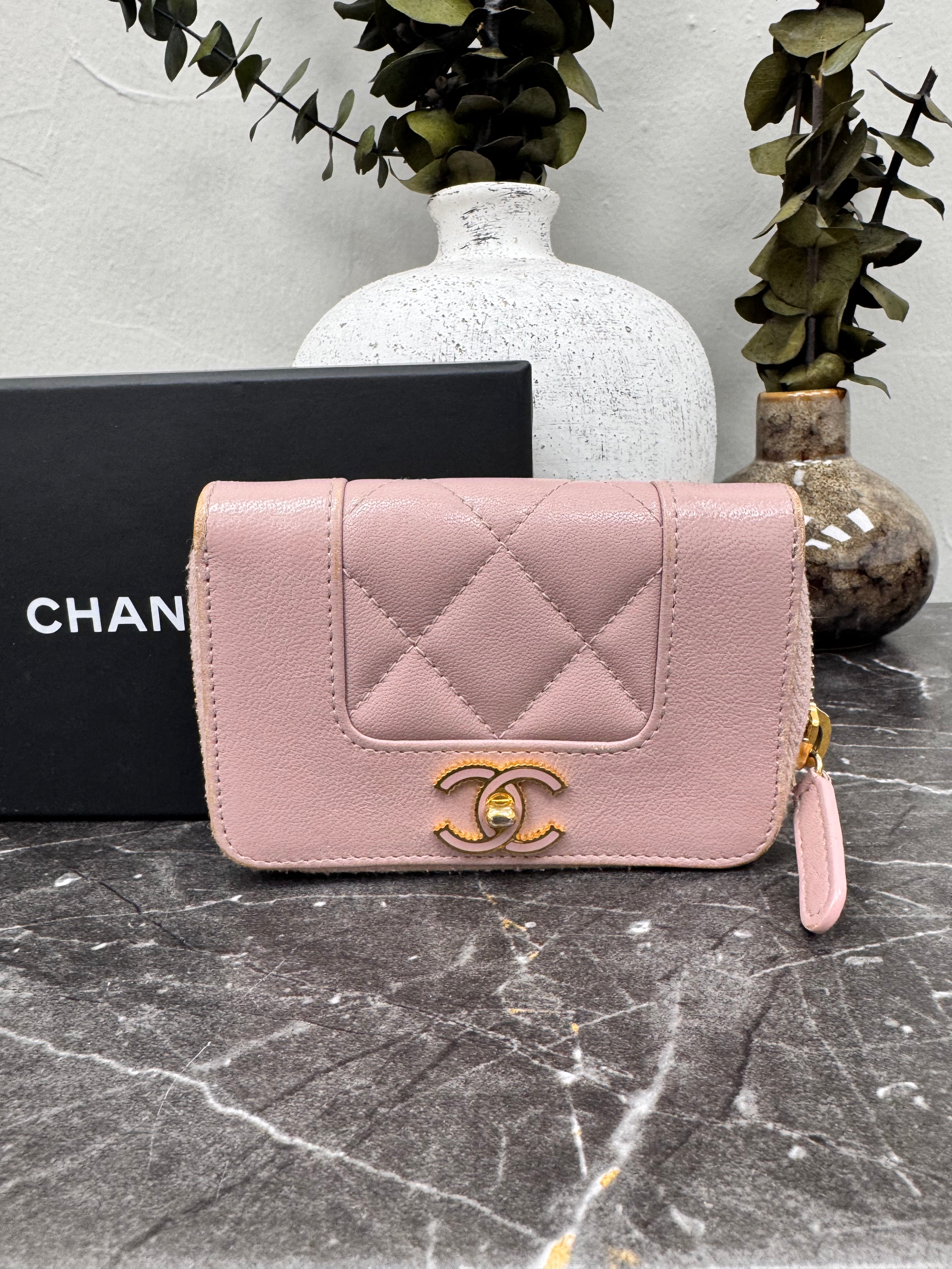 Chanel Pink Diamond Quilted Leather Mademoiselle Compact Zippy
