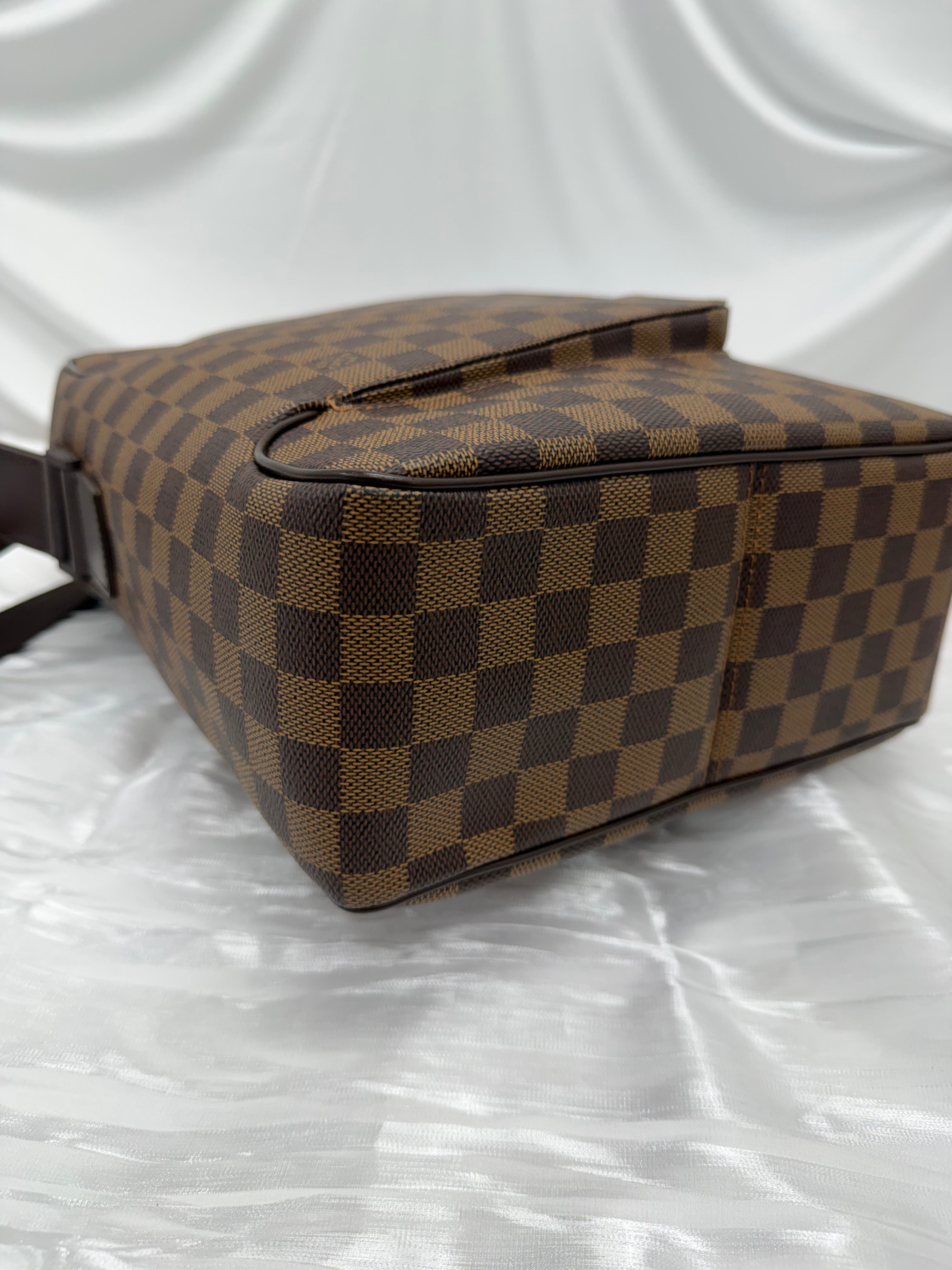 Louis Vuitton Damier Ebene Olav Messenger Bag