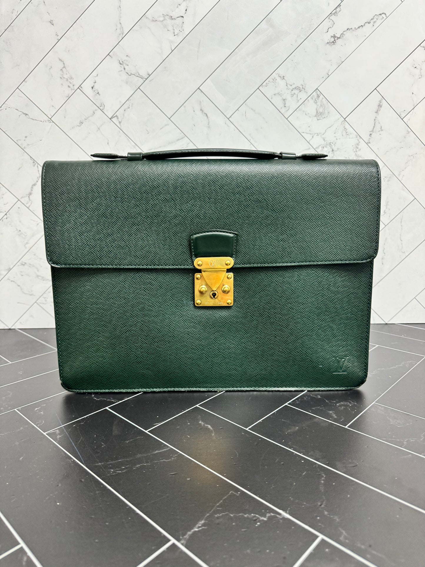 Louis Vuitton Green Taiga Leather Buisness Case