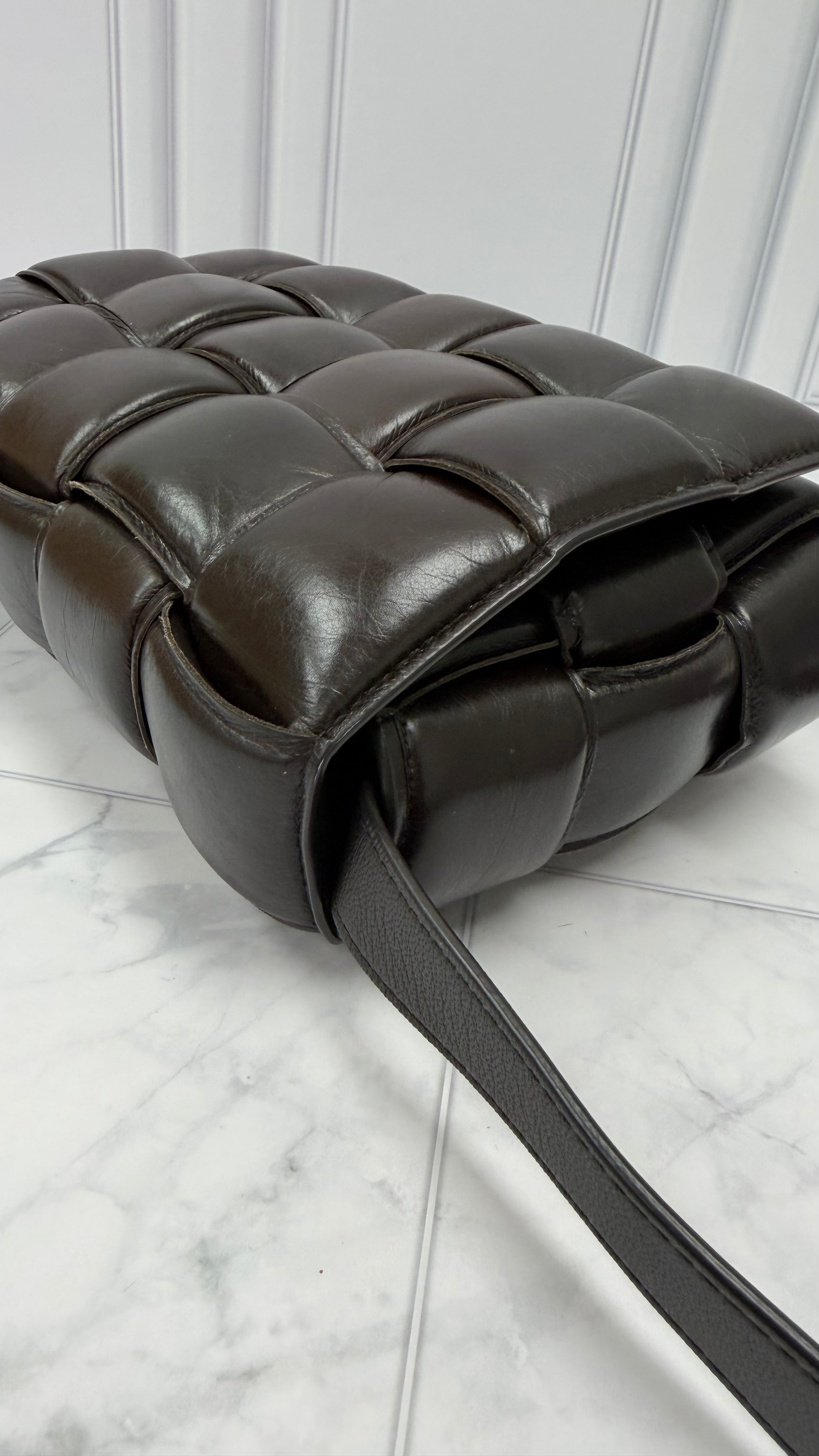 *DONS DROP* Bottega Veneta Chocolate Brown Maci Intrecciato Leather Padded Cassette Bag