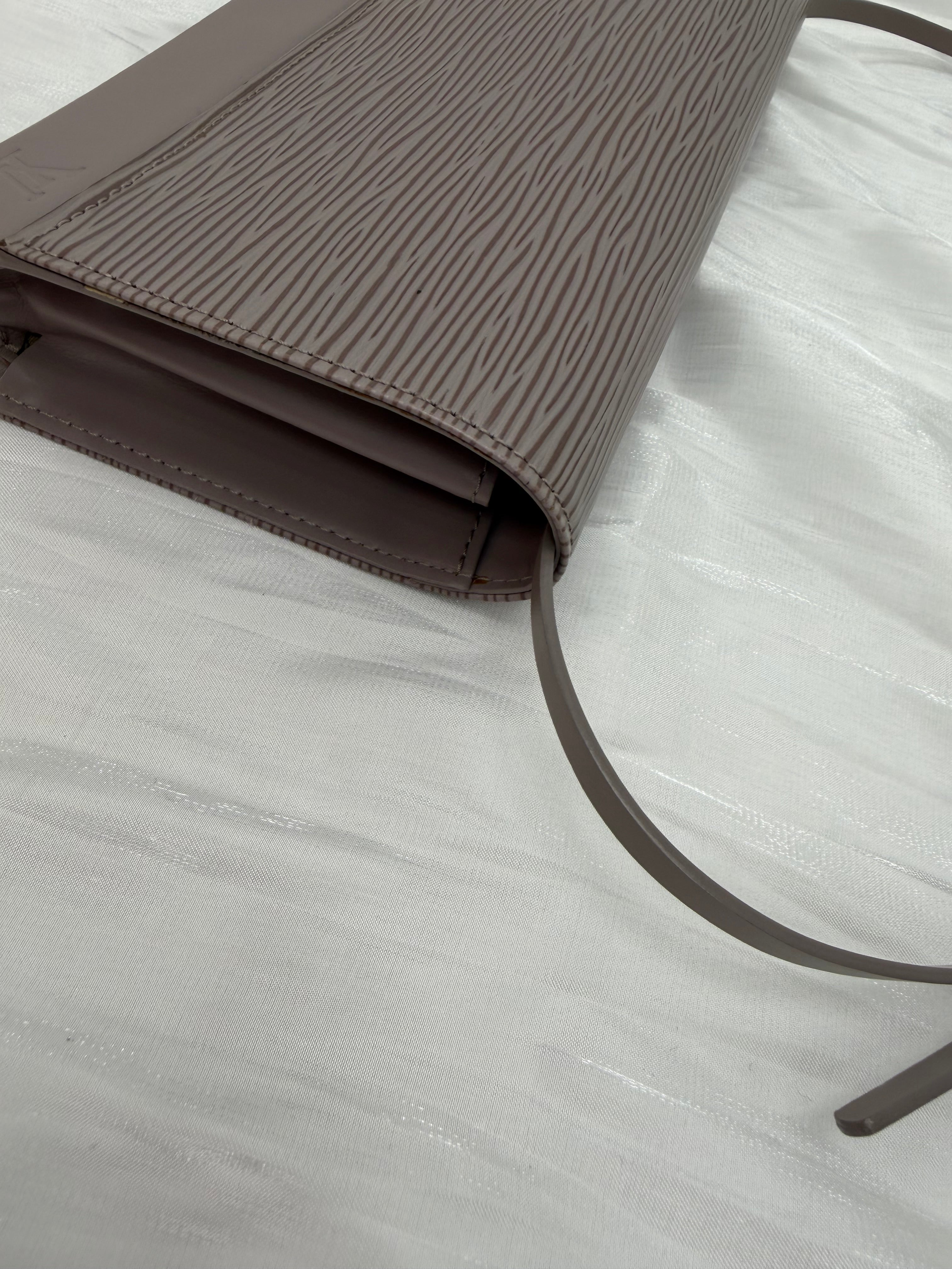 Louis Vuitton Lilac Epi Leather Honfleur Pochette