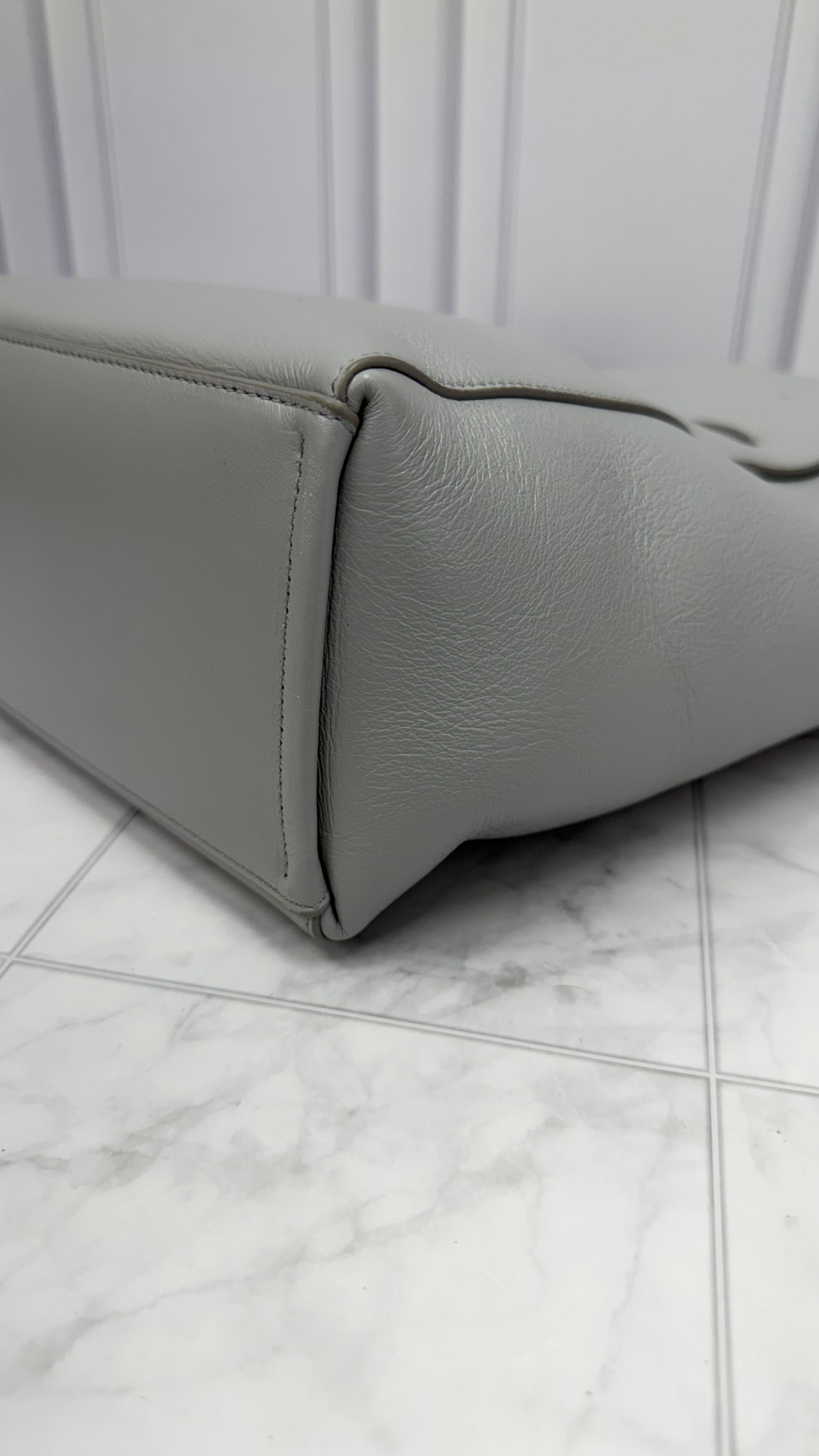 *DONS DROP* LIKE NEW - Givenchy Grey Grained Leather Voyou North South Small Tote Bag