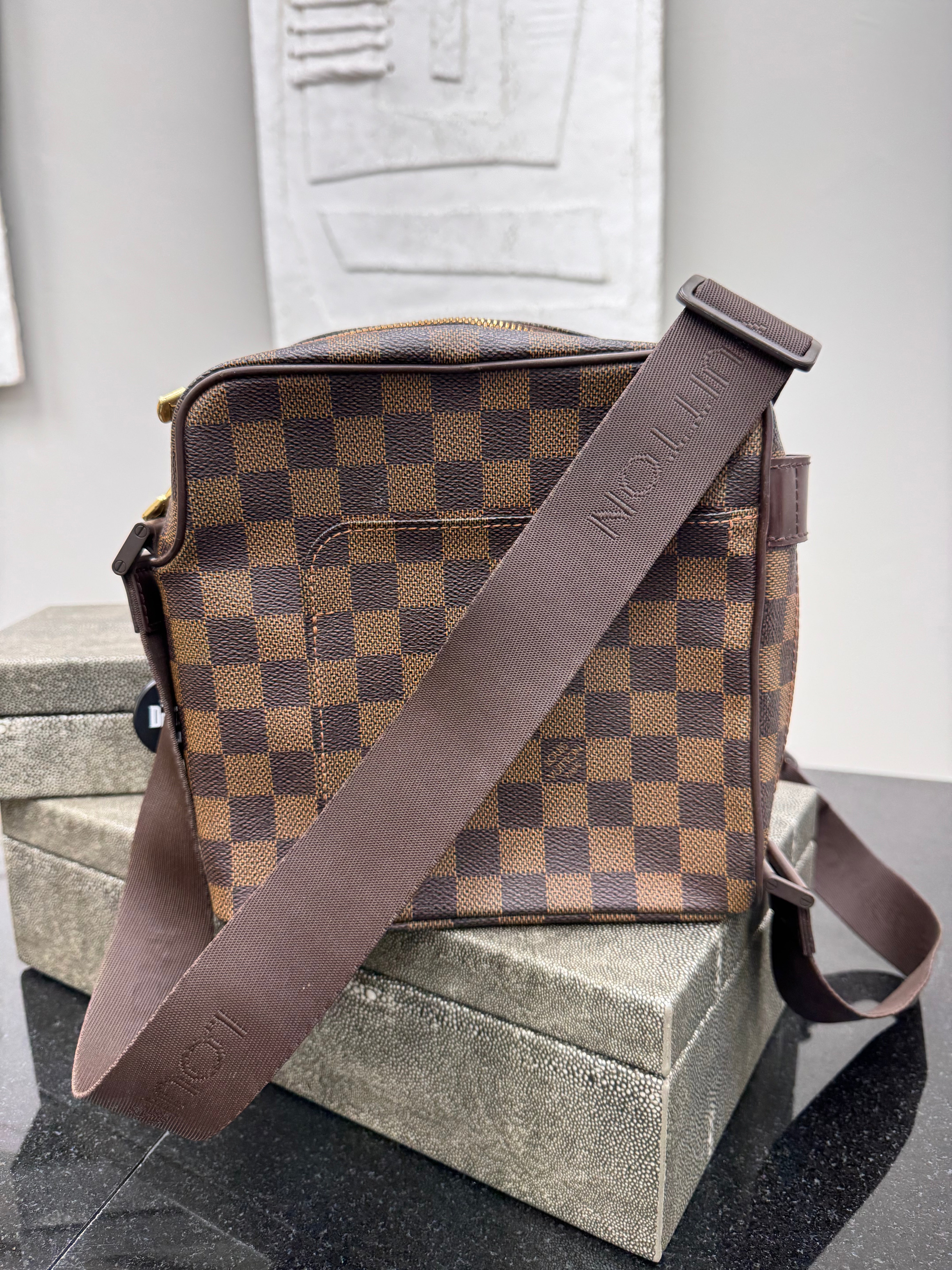 *DONS DROP* Louis Vuitton Damier Ebene Olav PM Crossbody Bag
