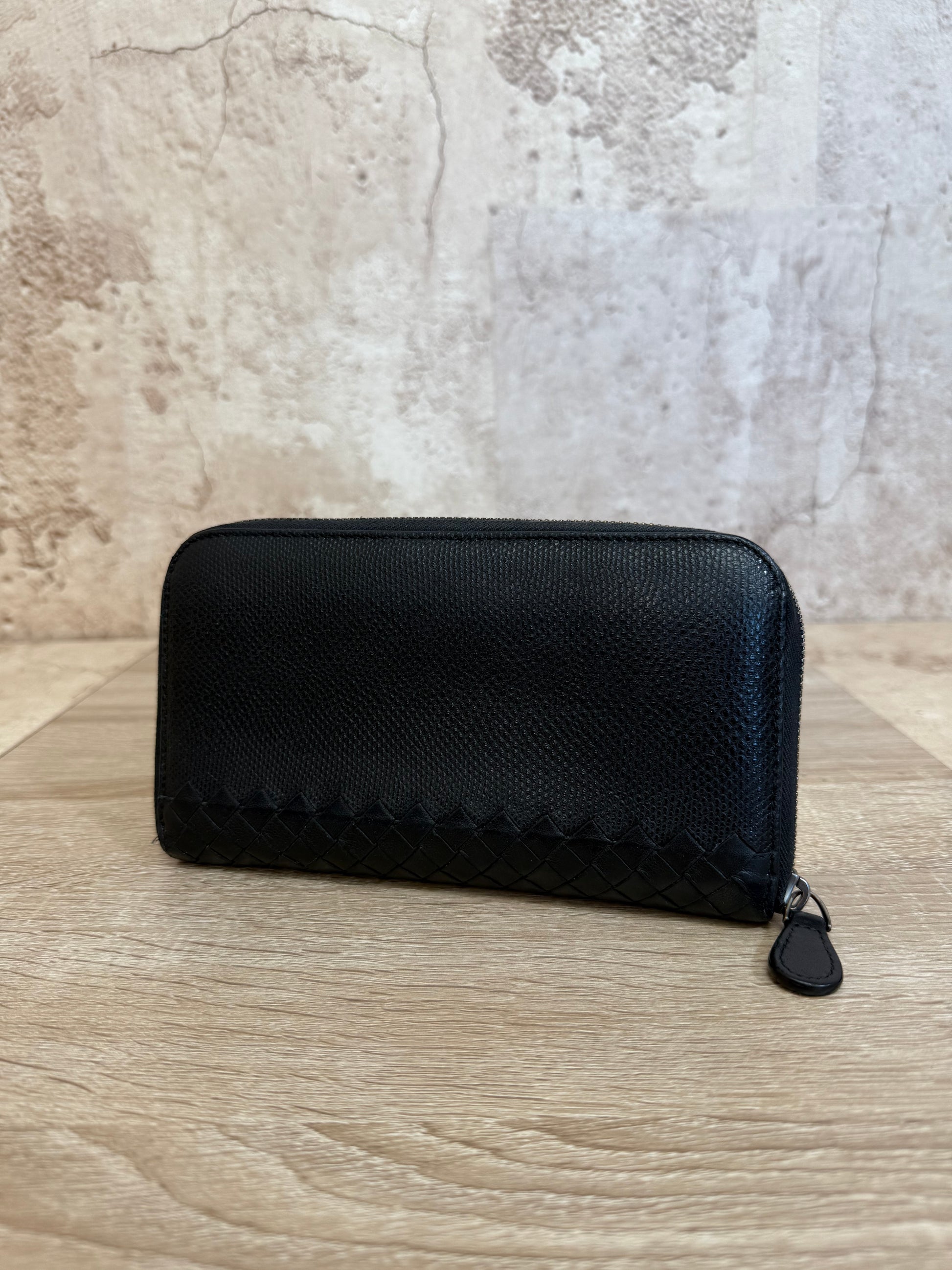 Bottega Veneta Black Leather Zippy Wallet