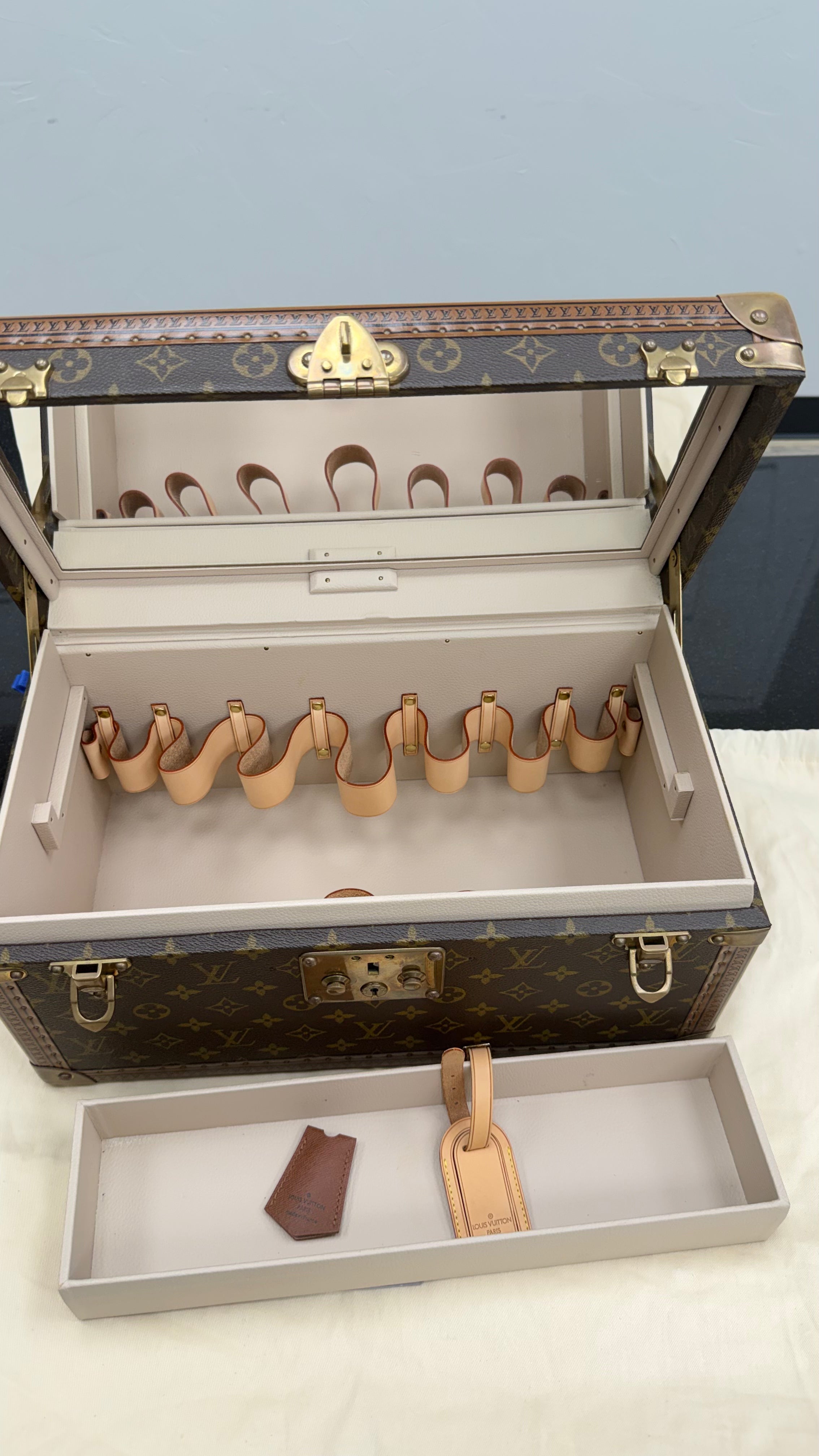 Louis Vuitton Monogram Boîte Bouteilles Et Glace Beauty Trunk