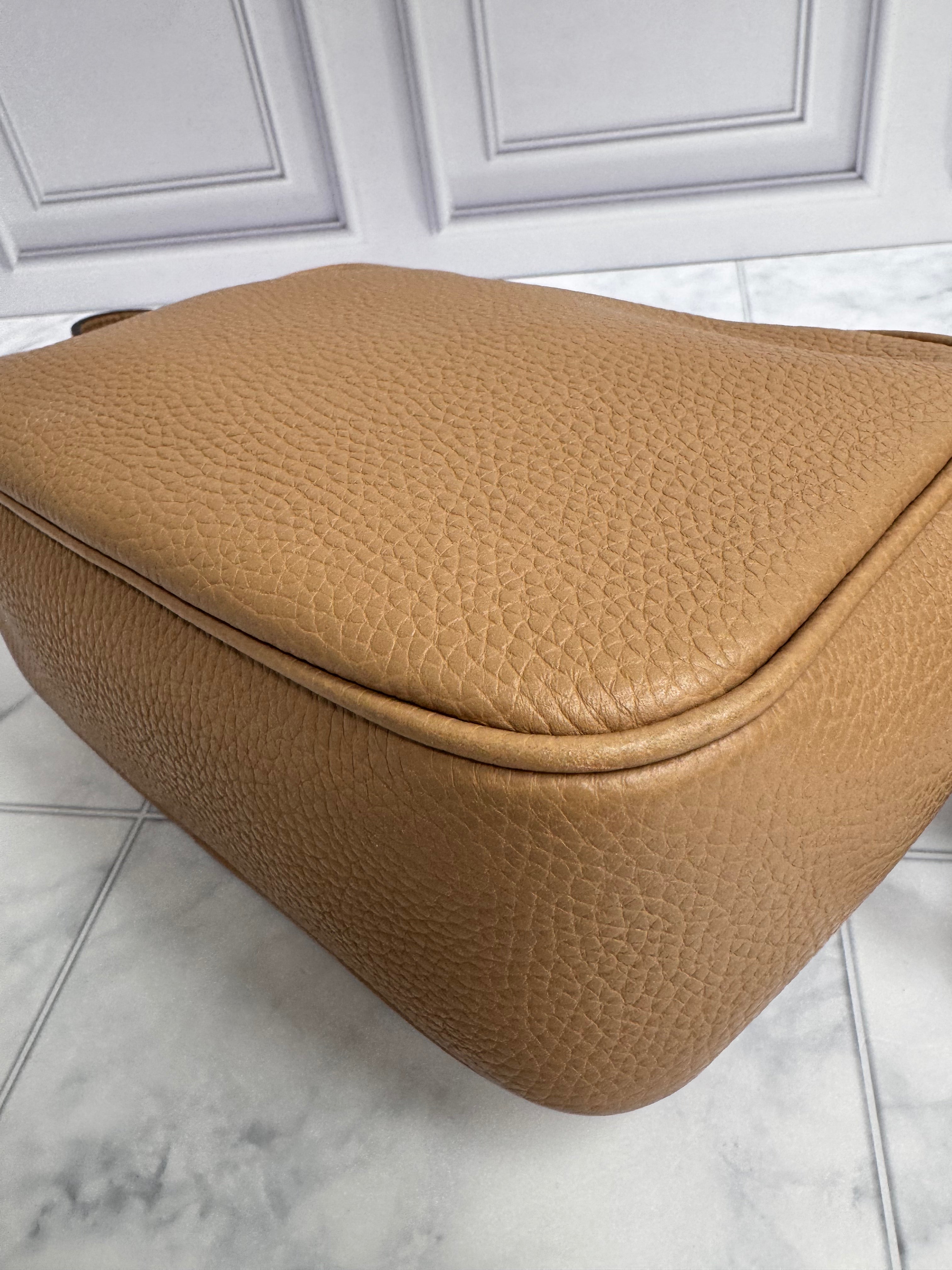 *DONS DROP* Gucci Tan Pebbled Leather Soho Disco Camera Bag